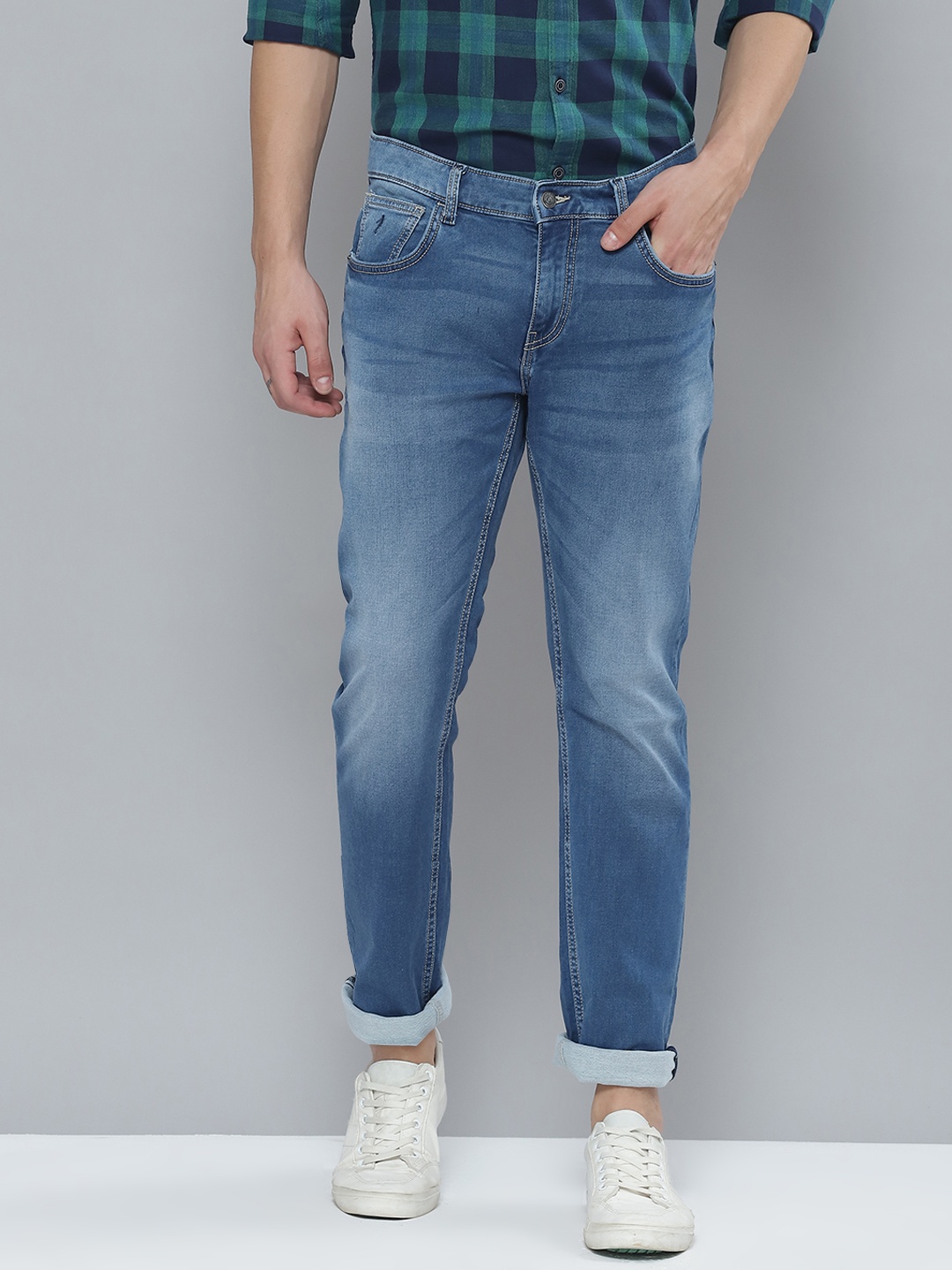 

Indian Terrain Men Blue Slim Fit Light Fade Stretchable Jeans