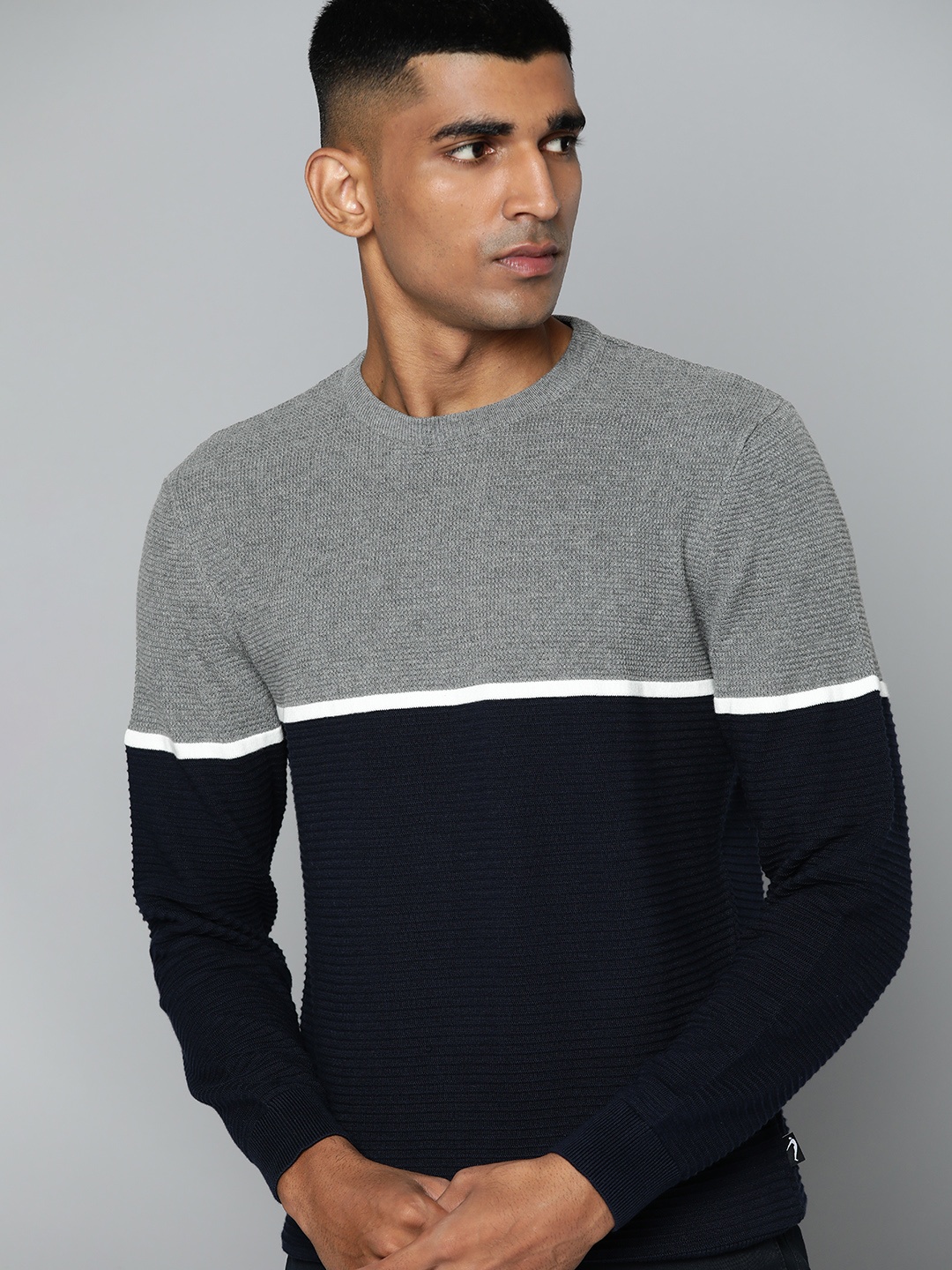 

Indian Terrain Men Grey Melange & Navy Blue Pure Cotton Colourblocked Pullover