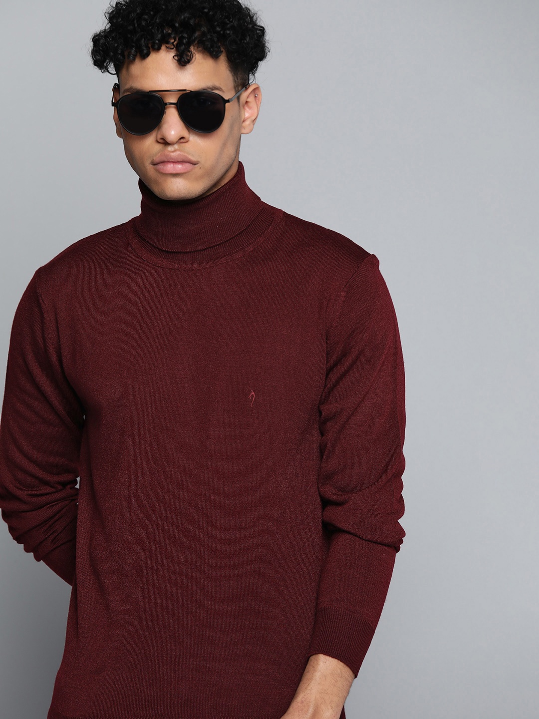 

Indian Terrain Men Maroon Solid Acrylic Turtle Neck Pullover