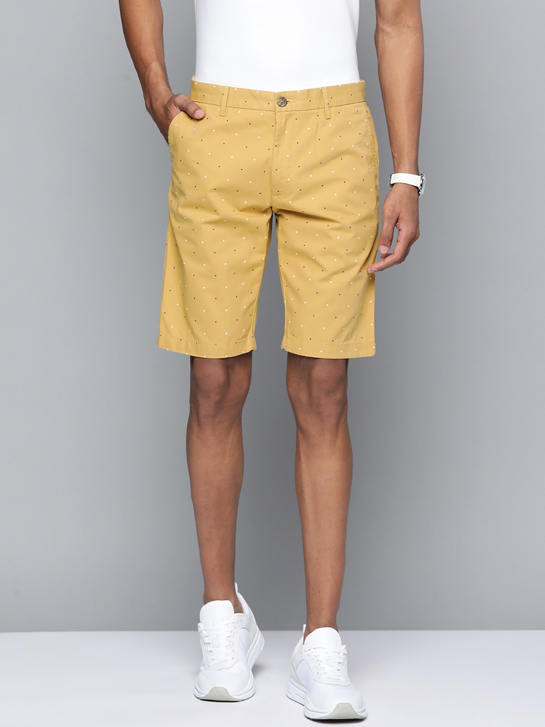 

Indian Terrain Men Printed Slim Fit Cotton Shorts, Mustard