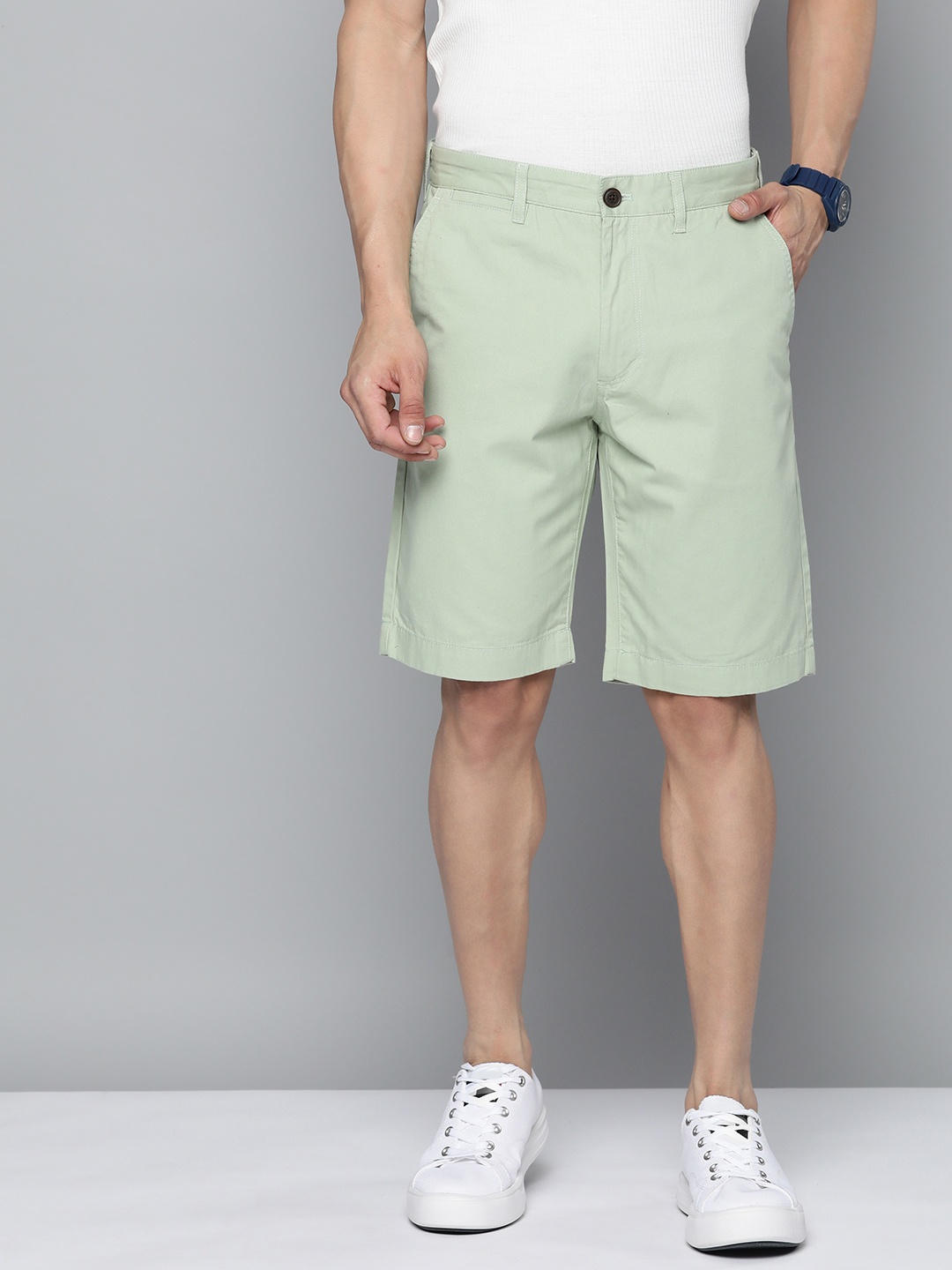 

Indian Terrain Men Pure Cotton Regular Fit Chino Shorts, Green