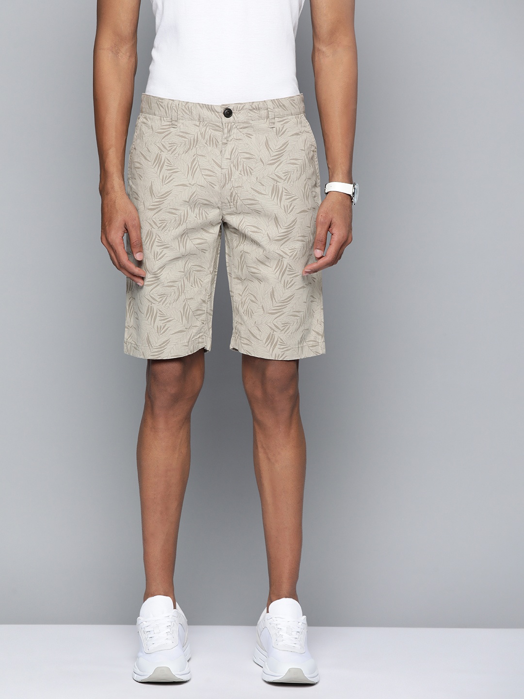 

Indian Terrain Men Tropical Printed Slim Fit Cotton Shorts, Taupe