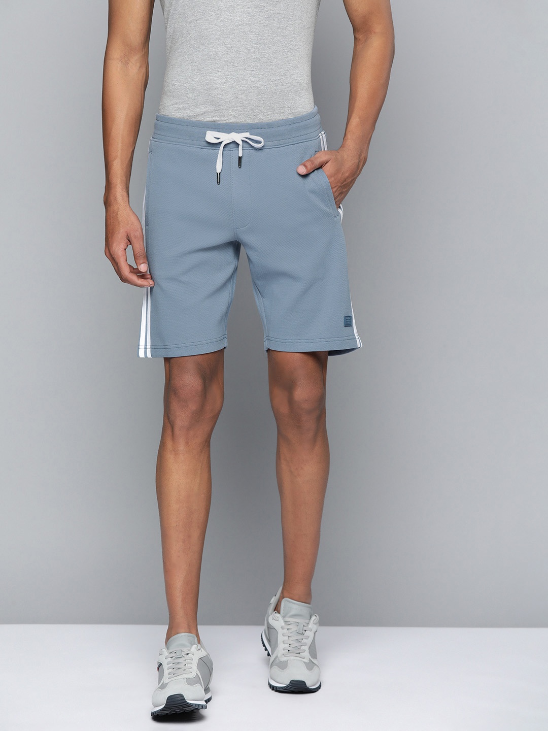 

Indian Terrain Men Regular Shorts, Blue
