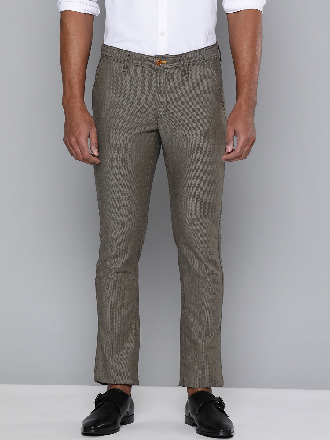 

Indian Terrain Men Textured Brooklyn Slim Fit Trousers, Olive