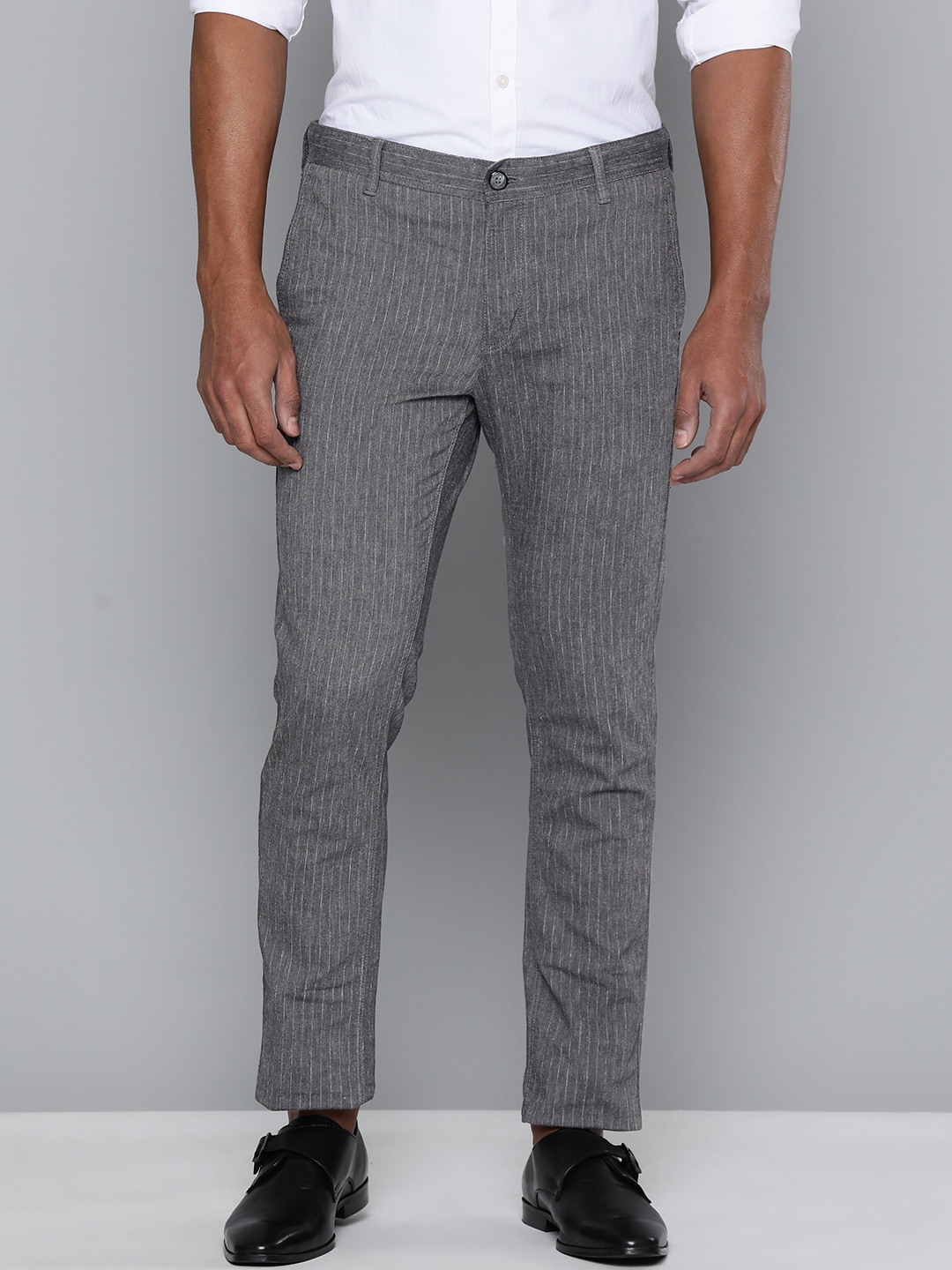 

Indian Terrain Men Striped Brooklyn Slim Fit Trousers, Grey