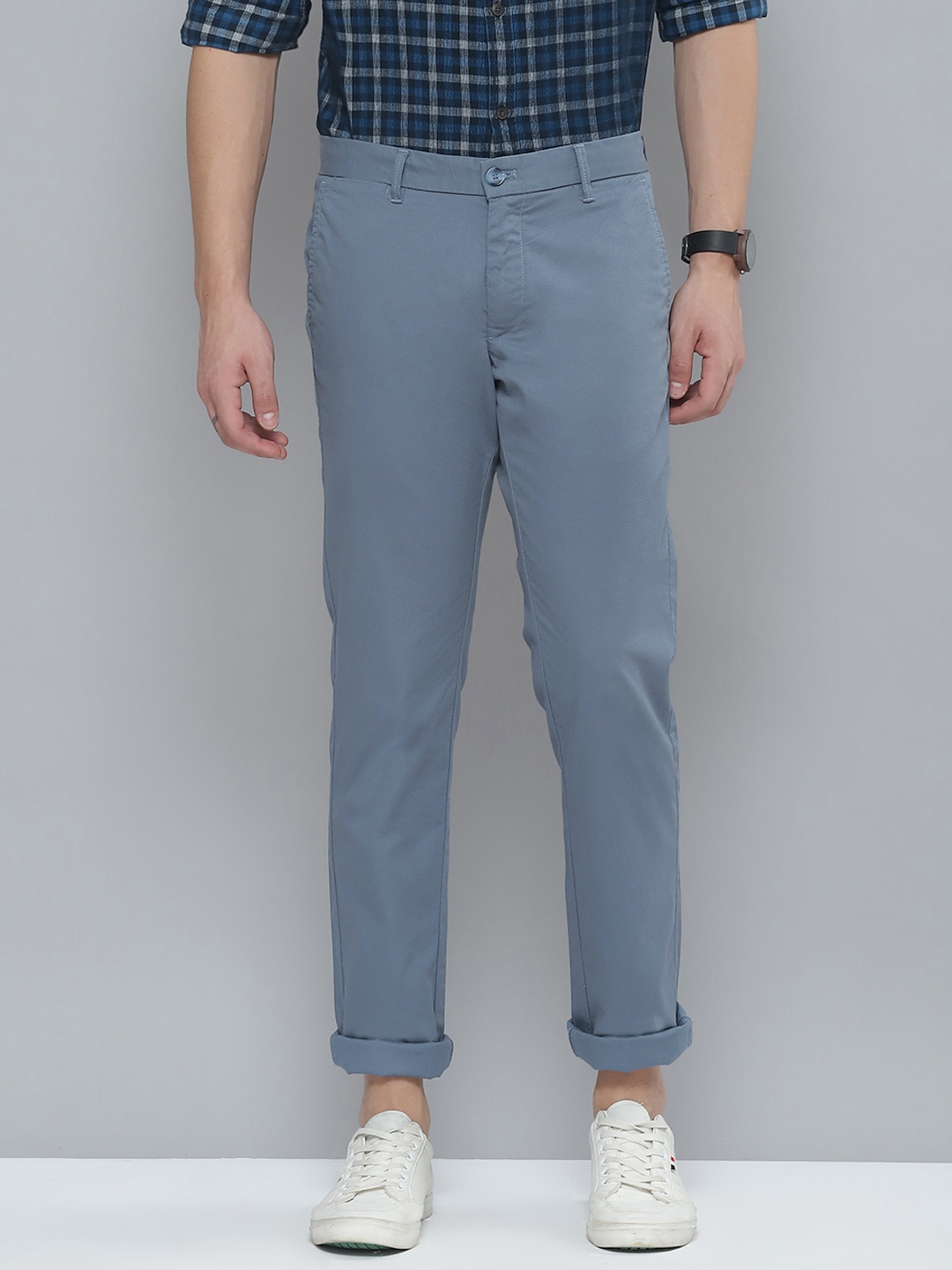 

Indian Terrain Men Blue Solid Slim Fit Trousers