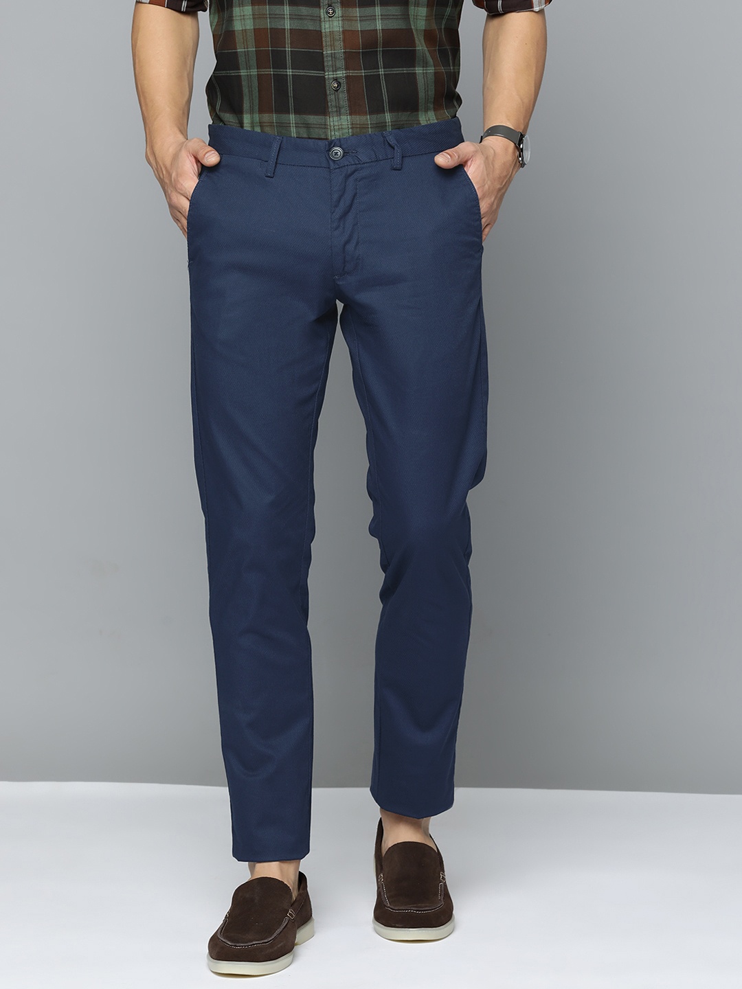 

Indian Terrain Men Textured Brooklyn Slim Fit Trousers, Navy blue