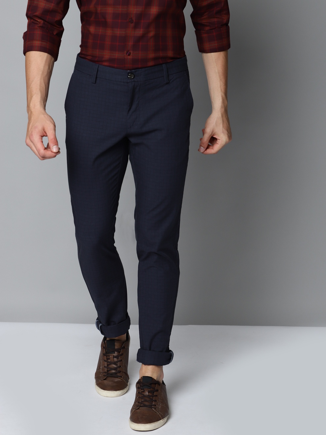 

Indian Terrain Men Navy Blue Checked Brooklyn Slim Fit Trousers