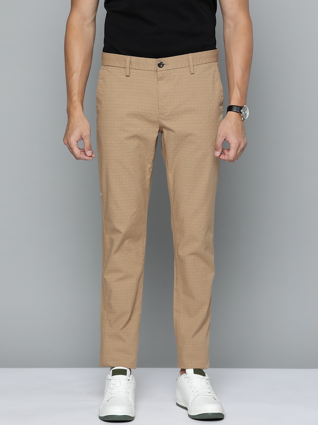 

Indian Terrain Men Black Brooklyn Slim Fit Solid Regular Trousers, Beige