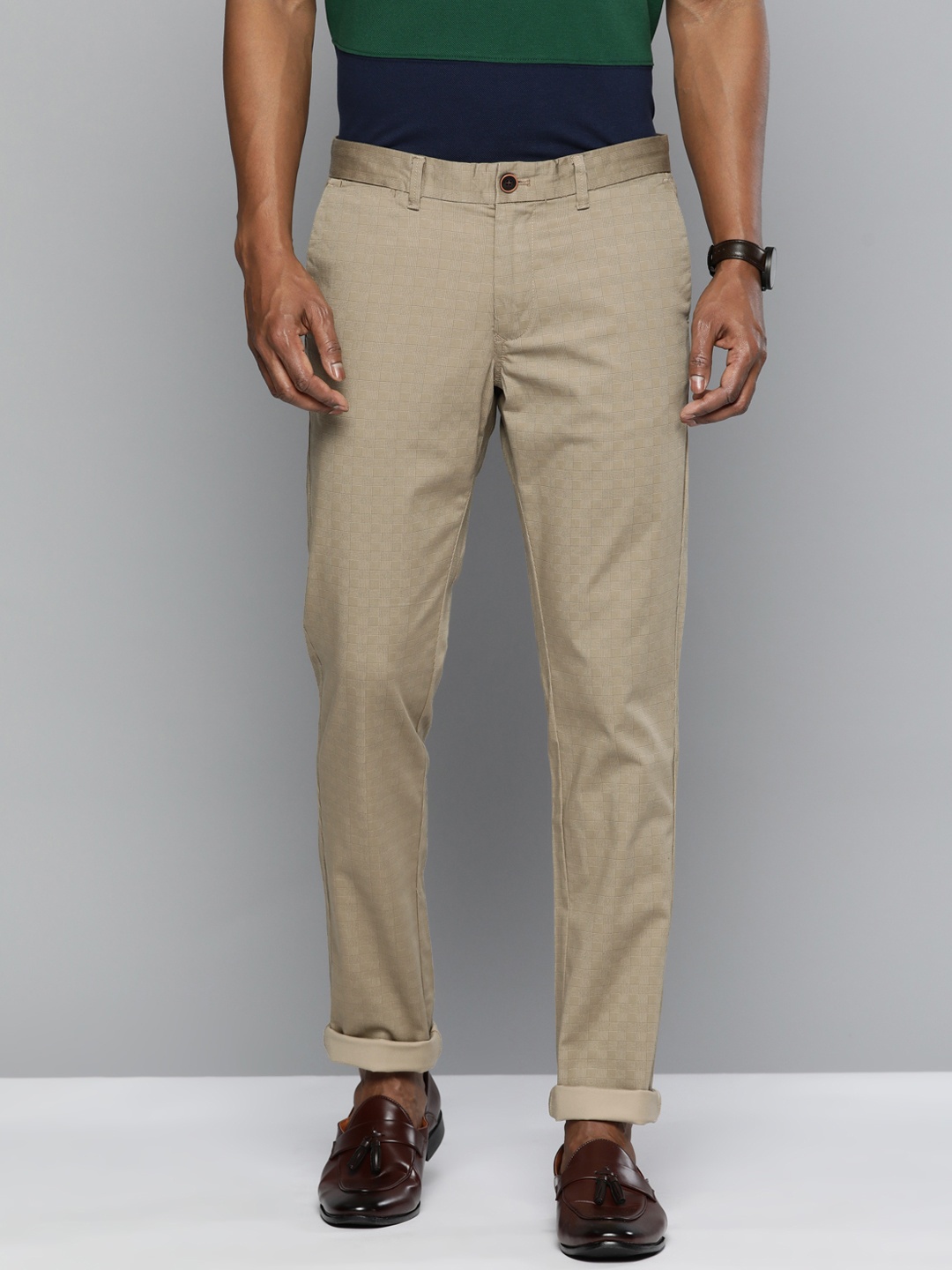 

Indian Terrain Men Checked Brooklyn Slim Fit Trousers, Beige