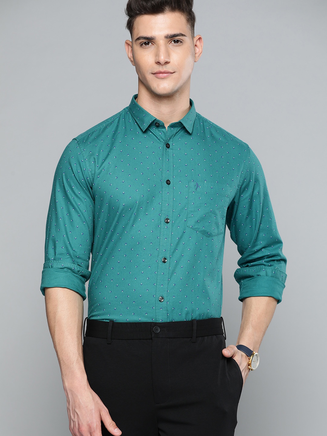 

Indian Terrain Men Green Pure Cotton Slim Fit Printed Casual Shirt