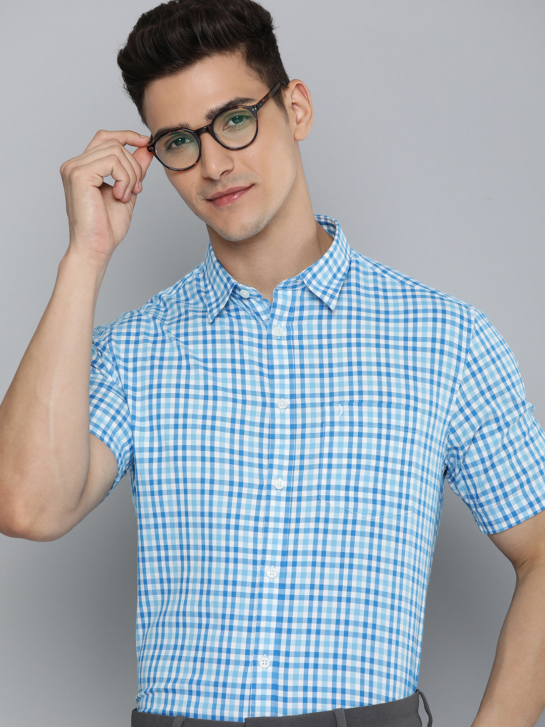 

Indian Terrain Men Pure Cotton Slim Fit Gingham Checks Semiformal Shirt, Blue