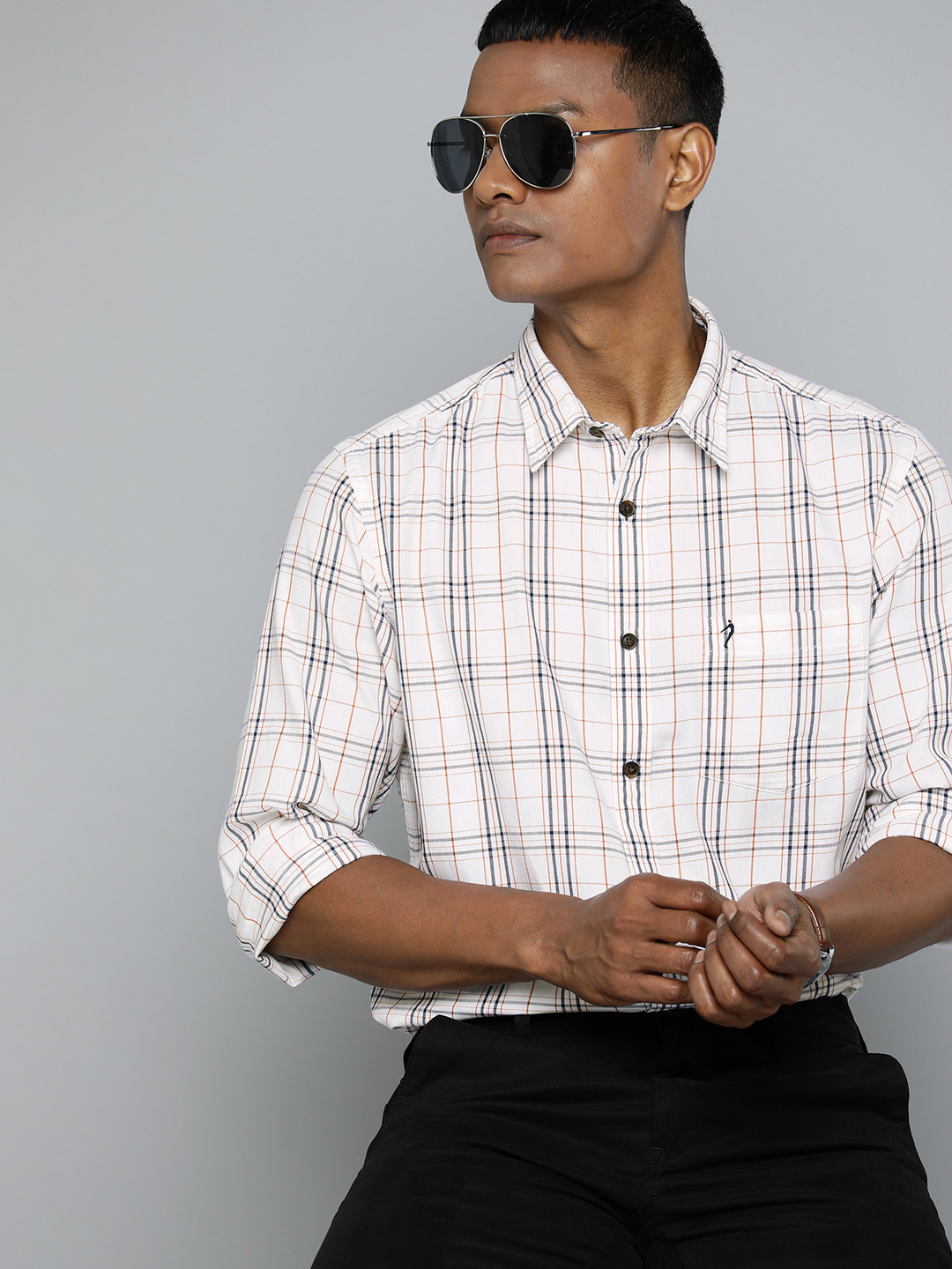 

Indian Terrain Men Pure Cotton Slim Fit Tartan Checks Casual Shirt, White