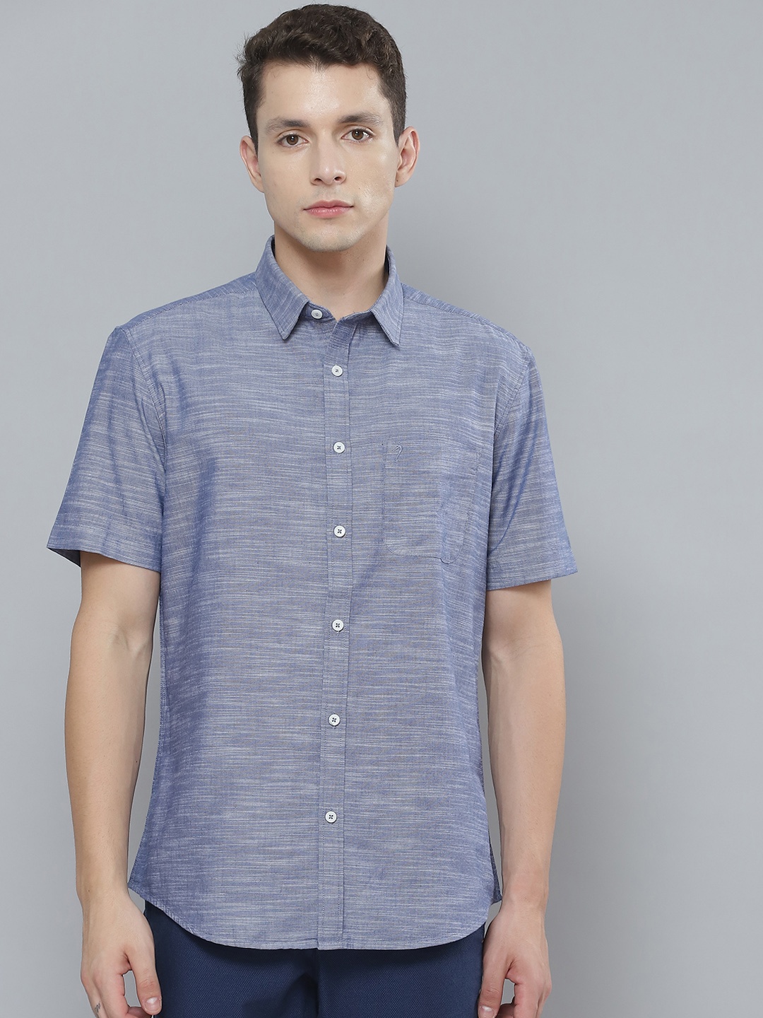 

Indian Terrain Men Blue Solid Pure Cotton Slim Fit Casual Shirt