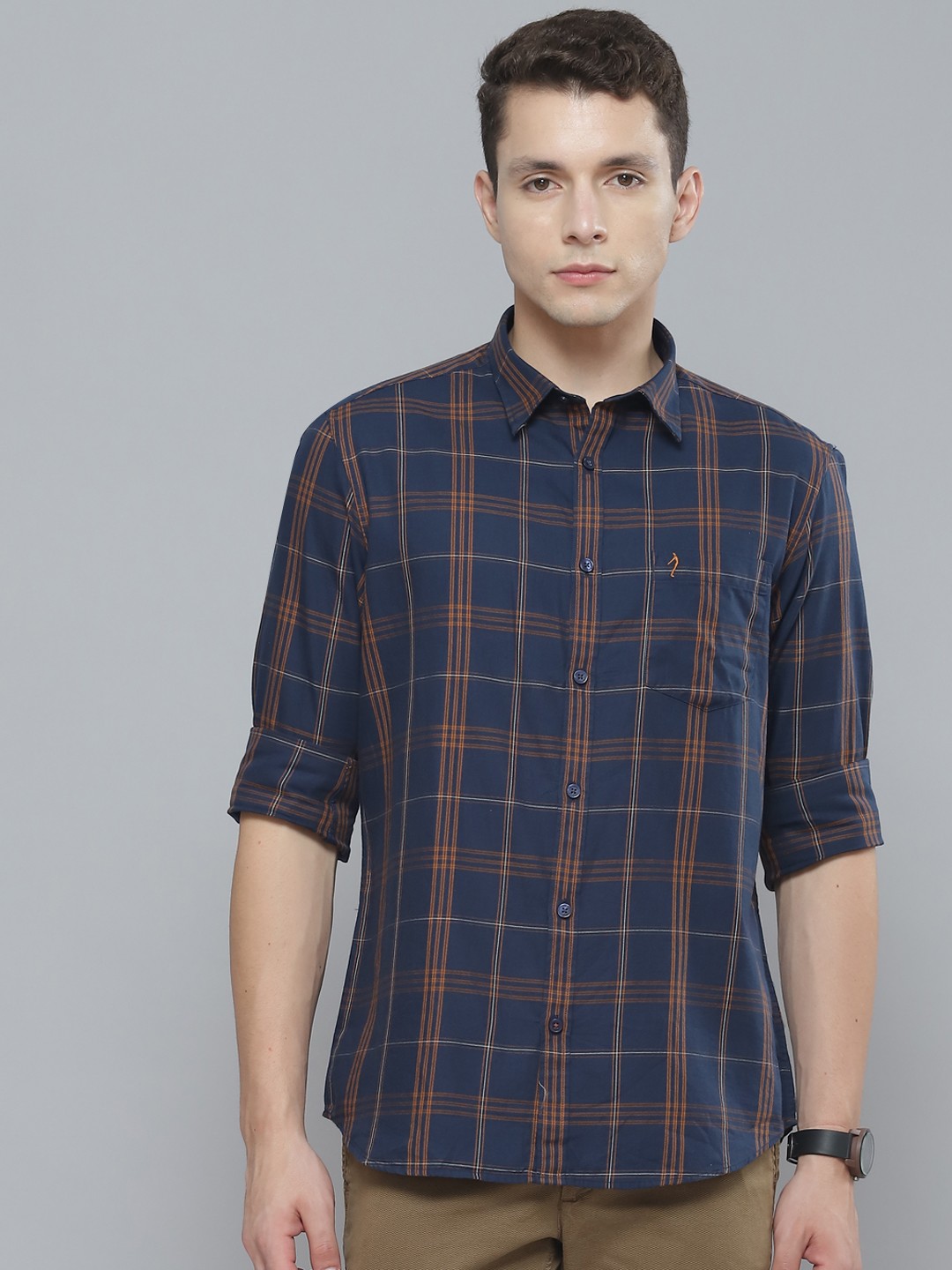 

Indian Terrain Men Navy Blue Tartan Checks Pure Cotton Slim Fit Casual Shirt