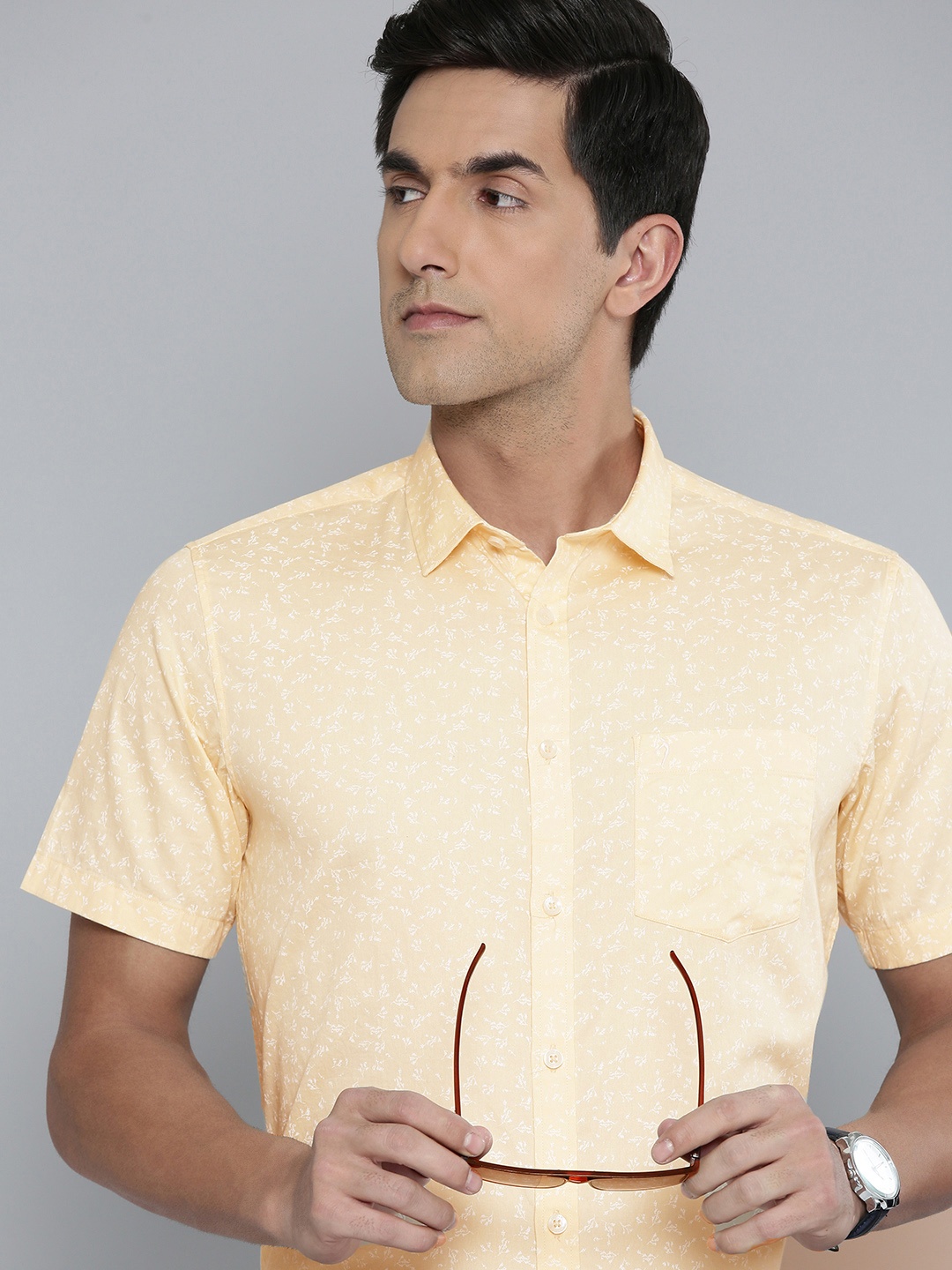 

Indian Terrain Slim Fit Floral Printed Semiformal Shirt, Yellow