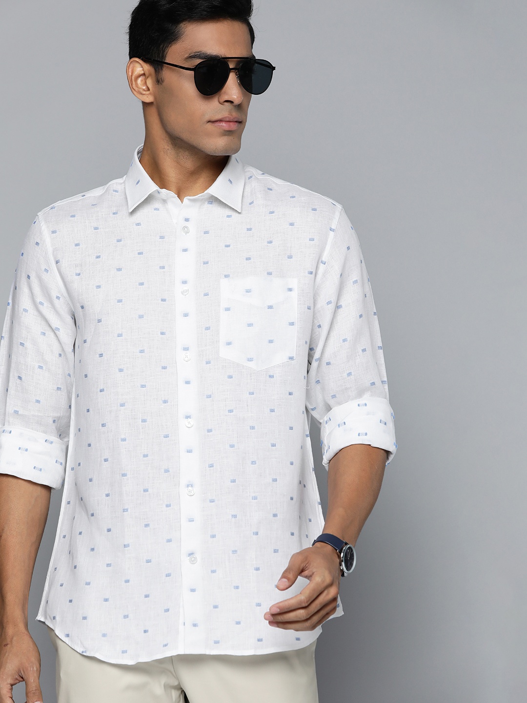 

Indian Terrain Men White & Blue Geometric Design Linen Cotton Slim Fit Casual Shirt