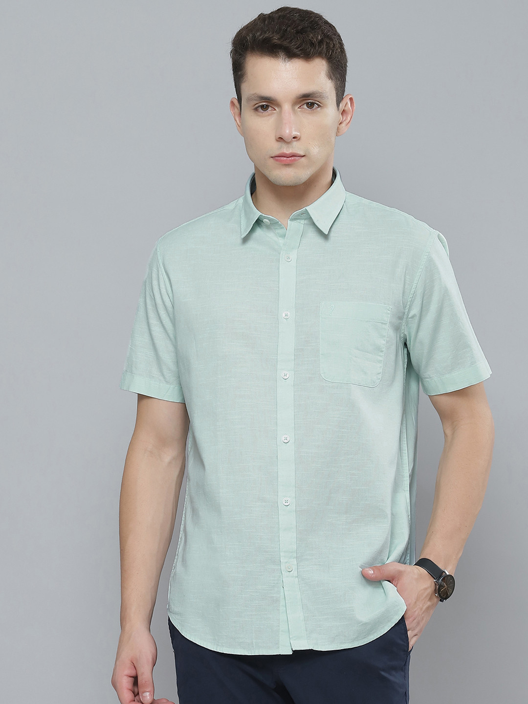 

Indian Terrain Men Mint Green Pure Cotton Solid Slim Fit Casual Shirt