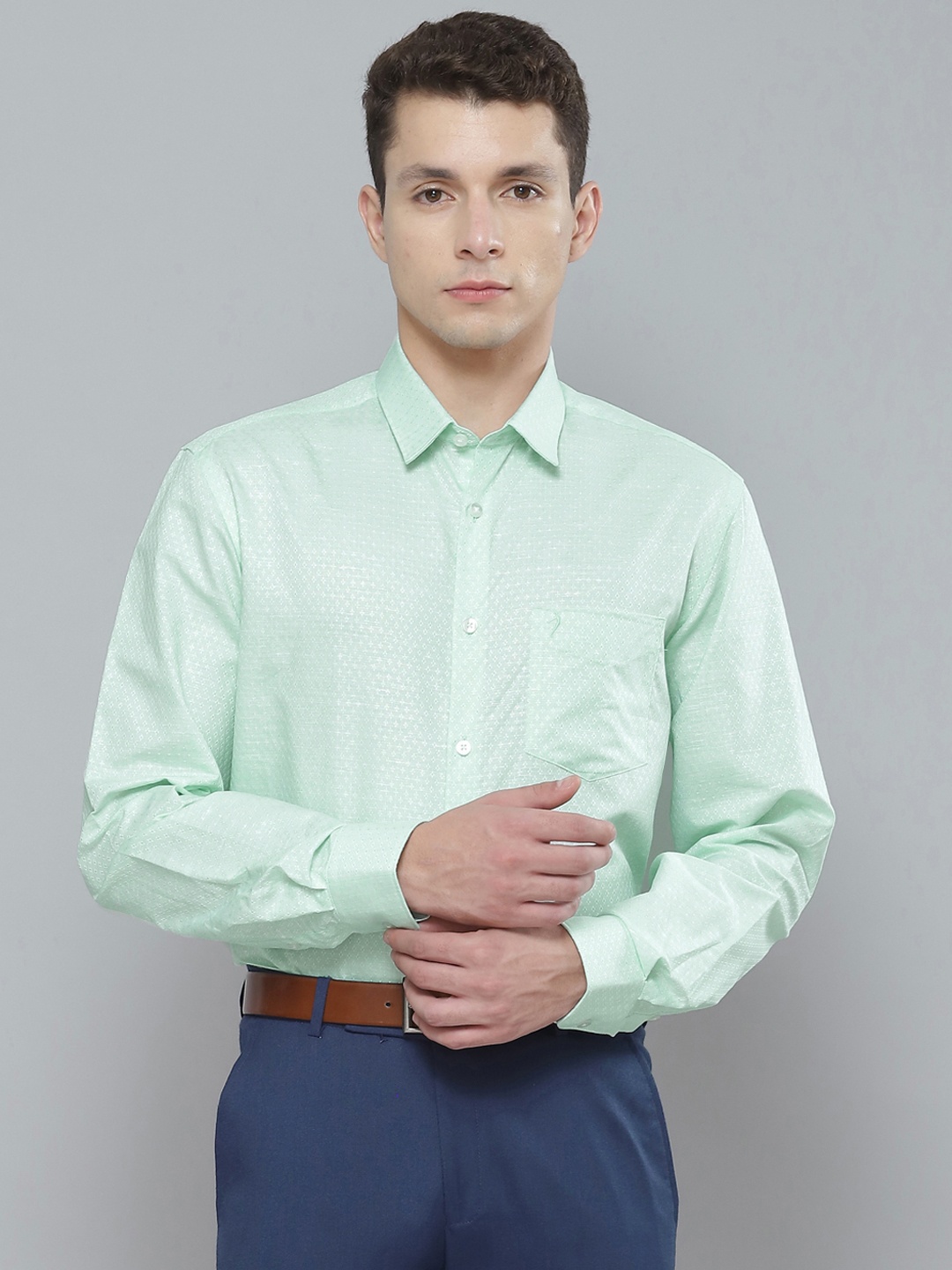 

Indian Terrain Men Sea Green Pure Cotton Self-Design Slim Fit Formal Shirt