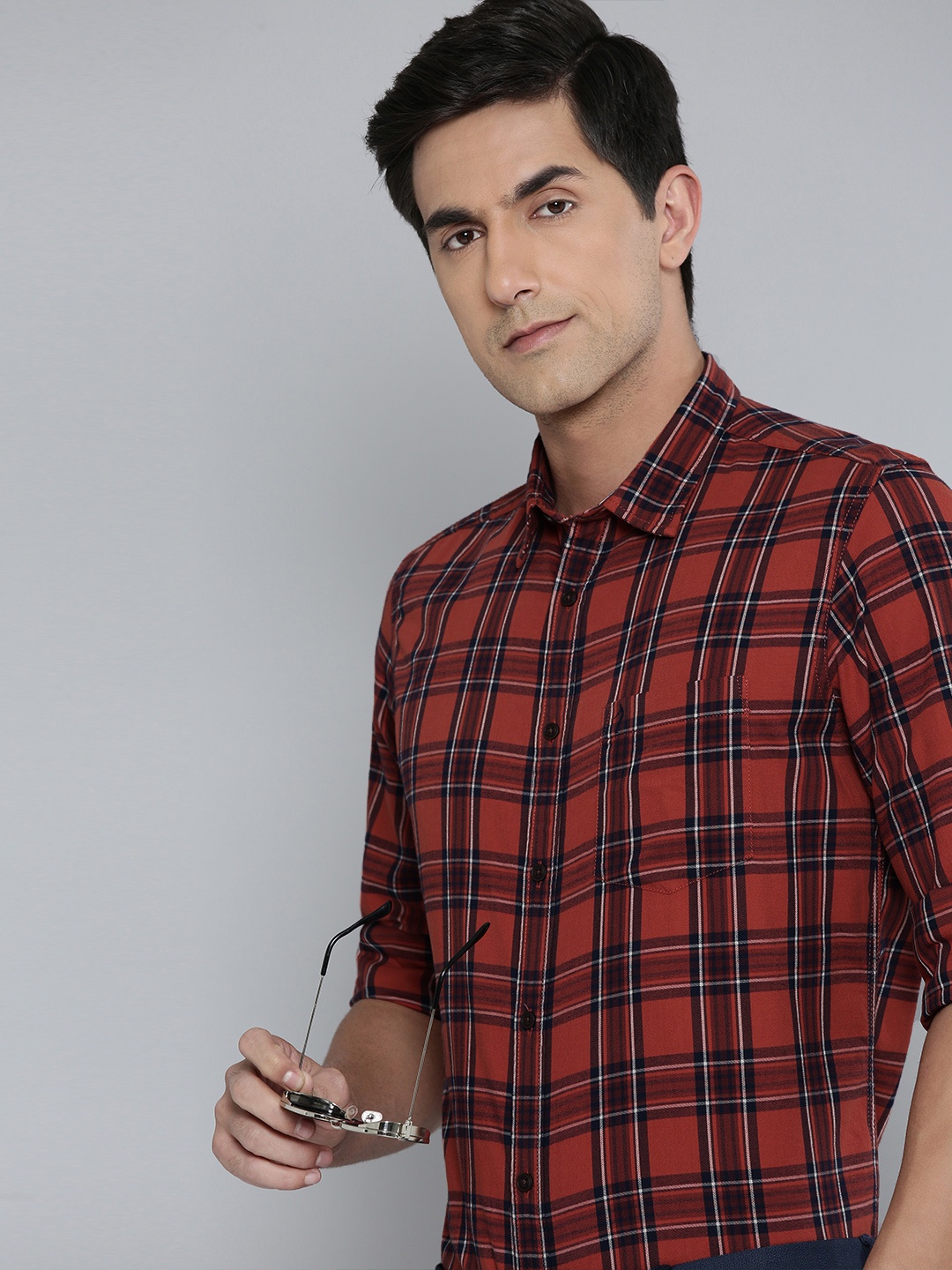 

Indian Terrain Men Pure Cotton Slim Fit Tartan Checks Semiformal Shirt, Rust