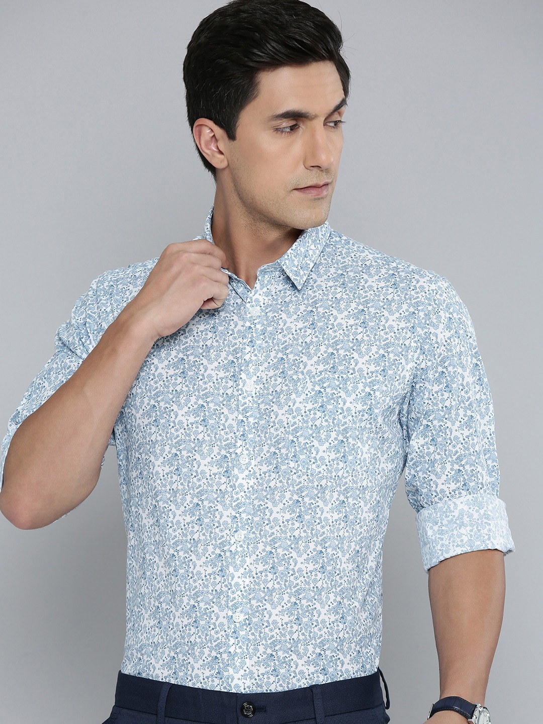 

Indian Terrain Pure Cotton Slim Fit Floral Printed Semiformal Shirt, Blue