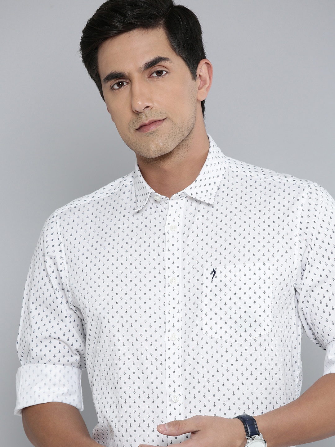 

Indian Terrain Slim Fit Geometric Printed Pure Cotton Semiformal Shirt, White