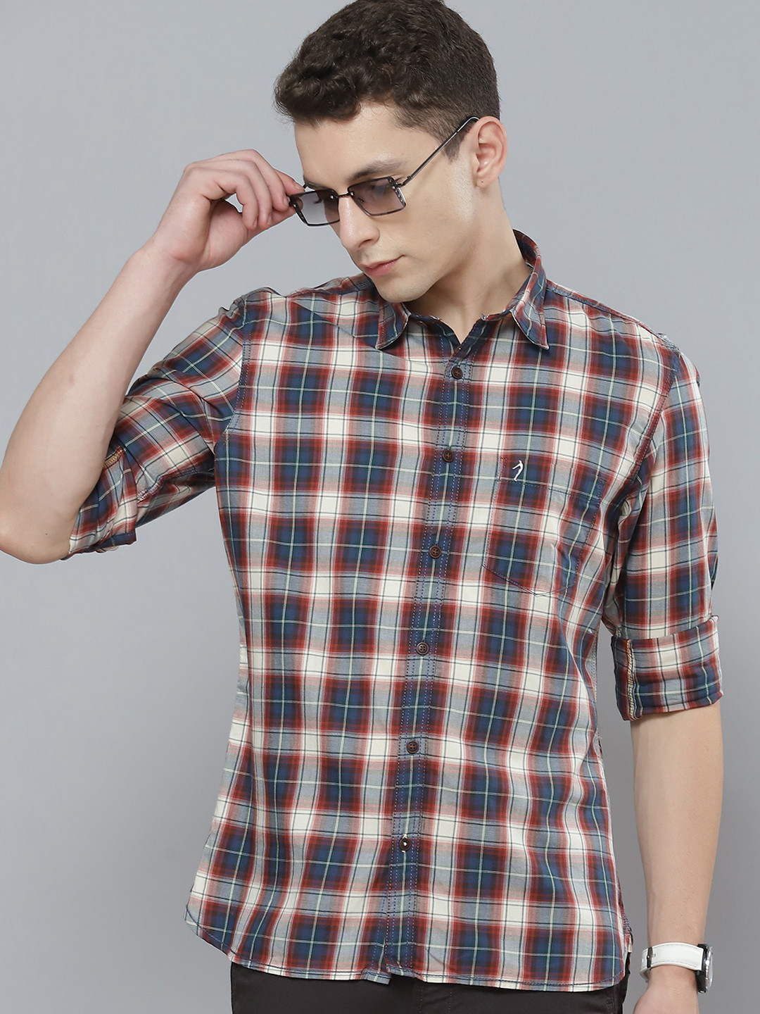 

Indian Terrain Men Blue & Red Pure Cotton Slim Fit Checked Casual Shirt