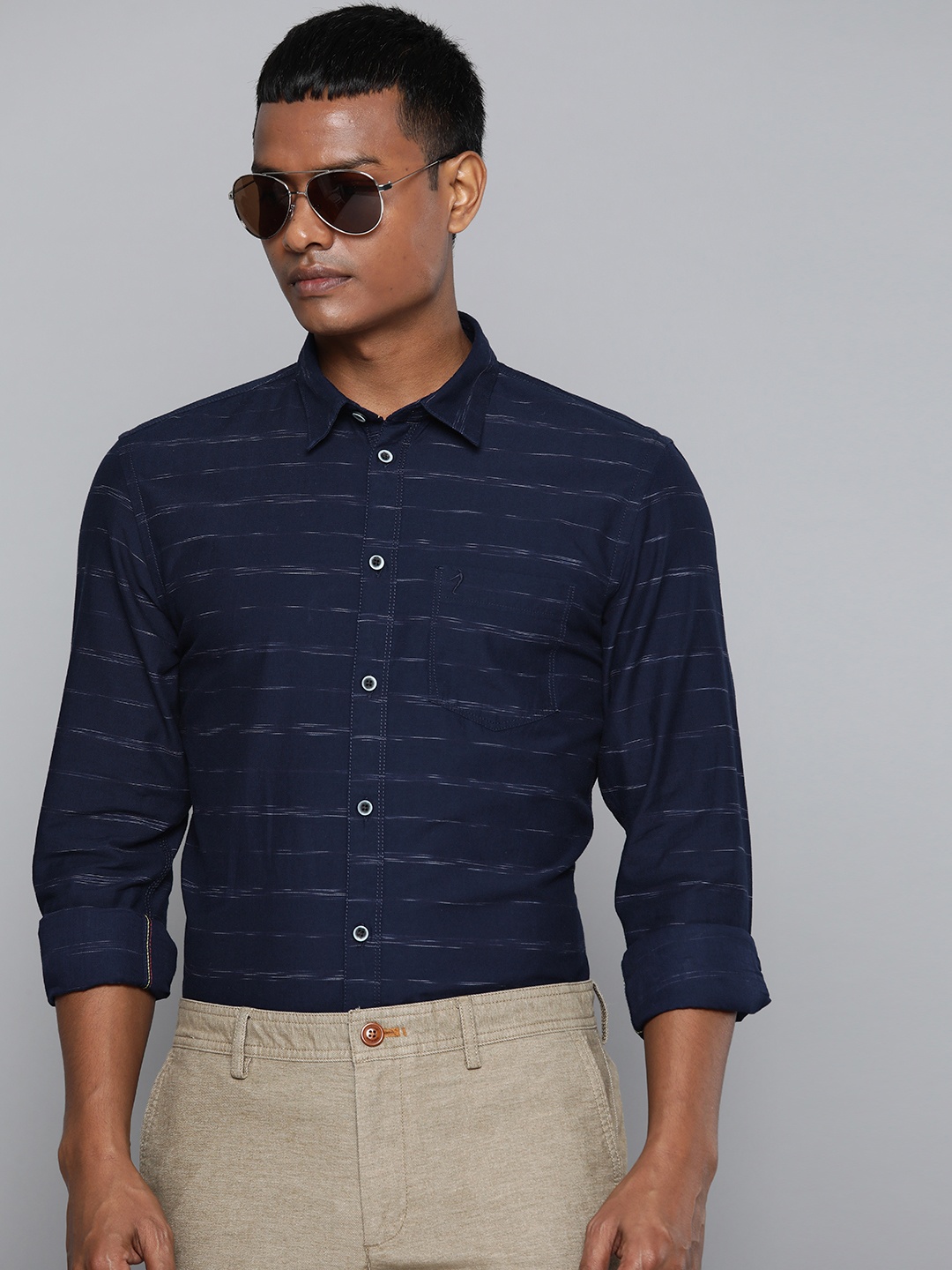 

Indian Terrain Men Pure Cotton Navy Blue Chiseled Horizontal Stripes Casual Shirt