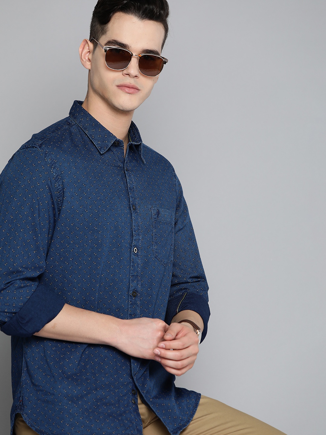 

Indian Terrain Pure Cotton Slim Fit Floral Printed Casual Shirt, Navy blue