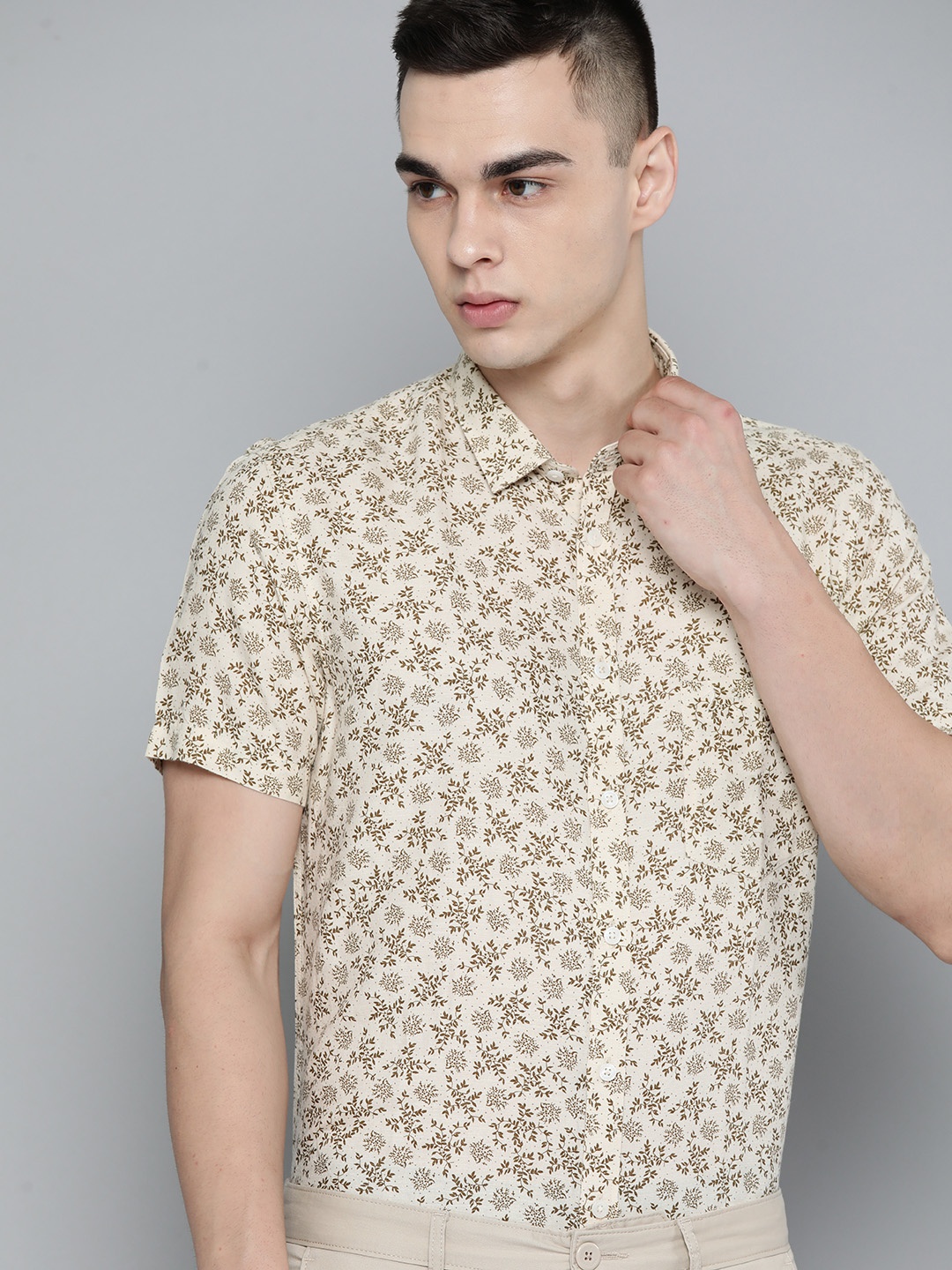 

Indian Terrain Slim Fit Floral Opaque Printed Semiformal Shirt, Beige