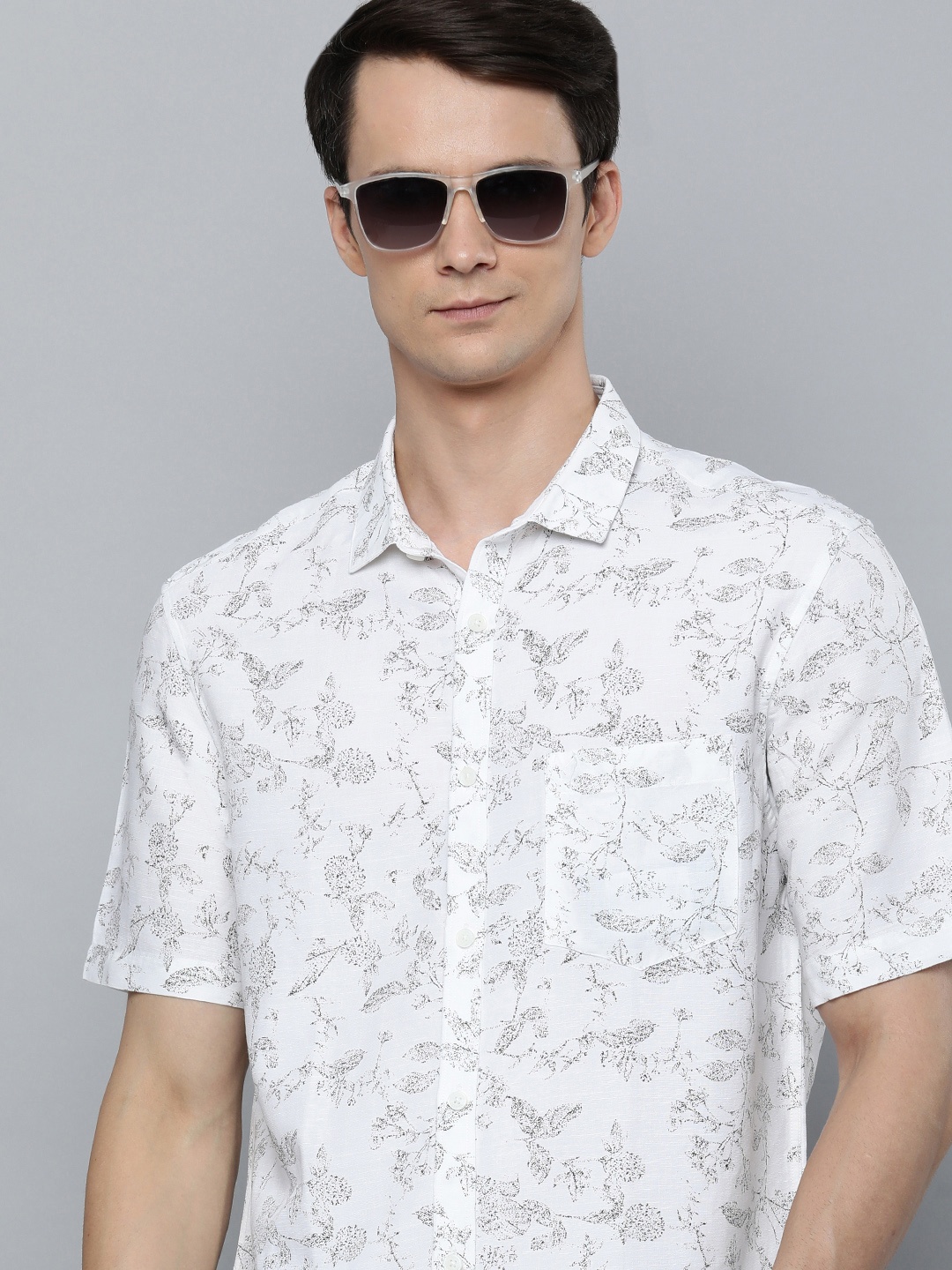 

Indian Terrain Slim Fit Floral Printed Casual Shirt, White