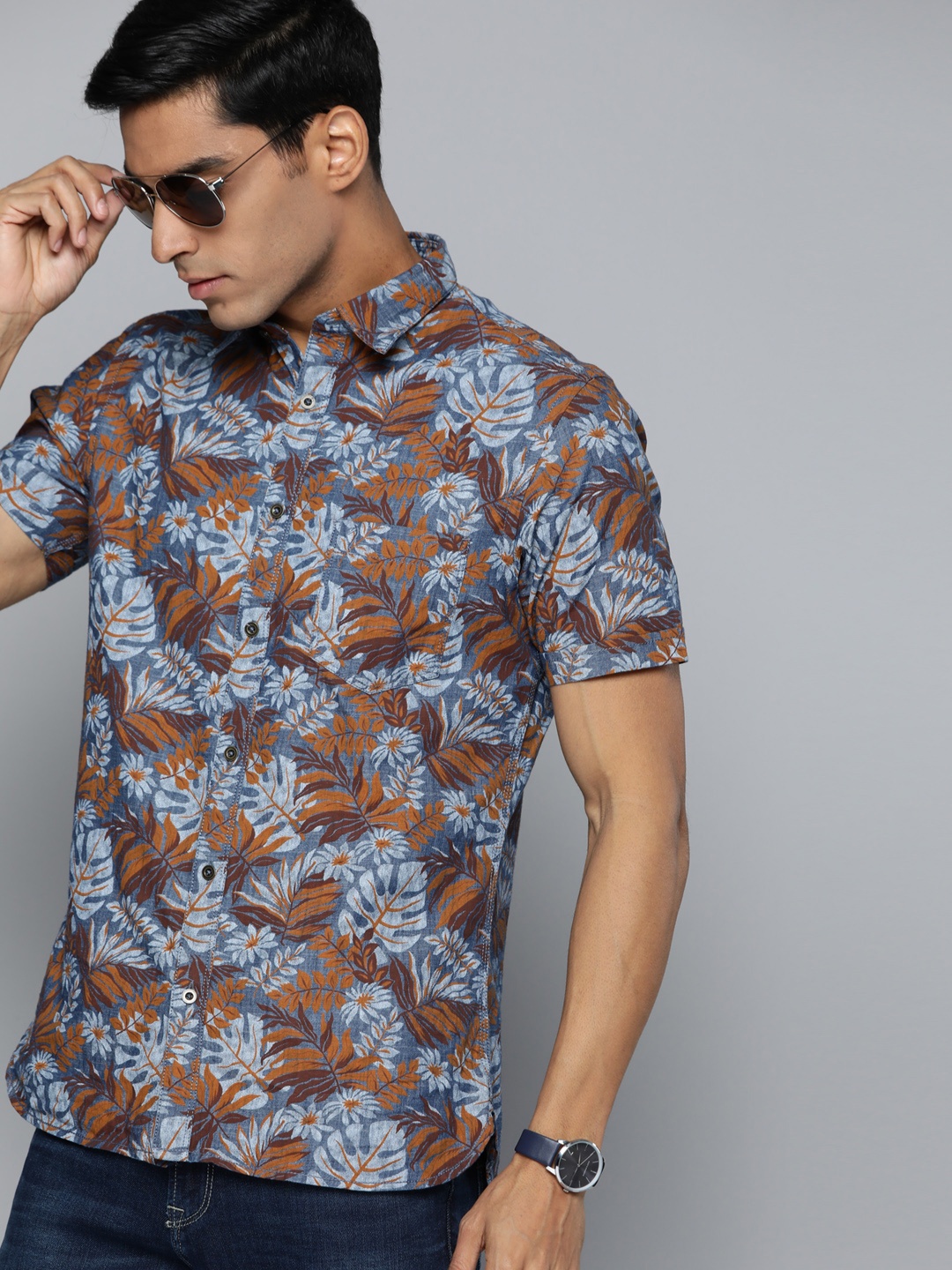 

Indian Terrain Men Navy Blue & Brown Vintage Indigo Cotton Slim Floral Printed Shirt