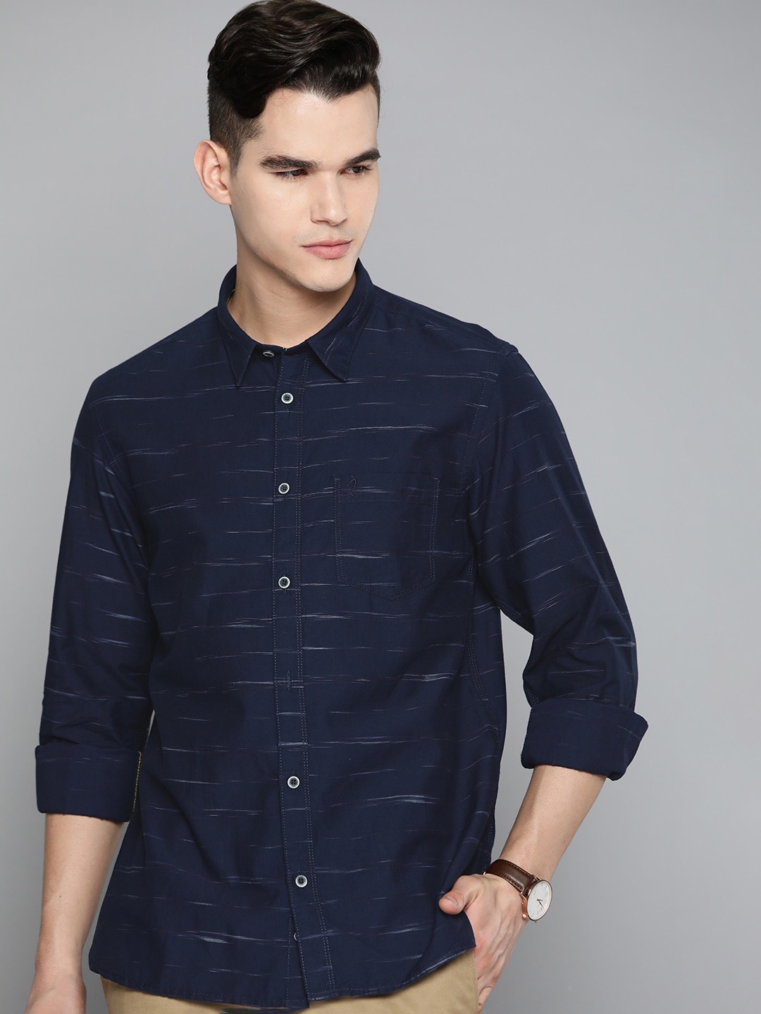 

Indian Terrain Men Slim Fit Horizontal Stripes Casual Shirt, Navy blue