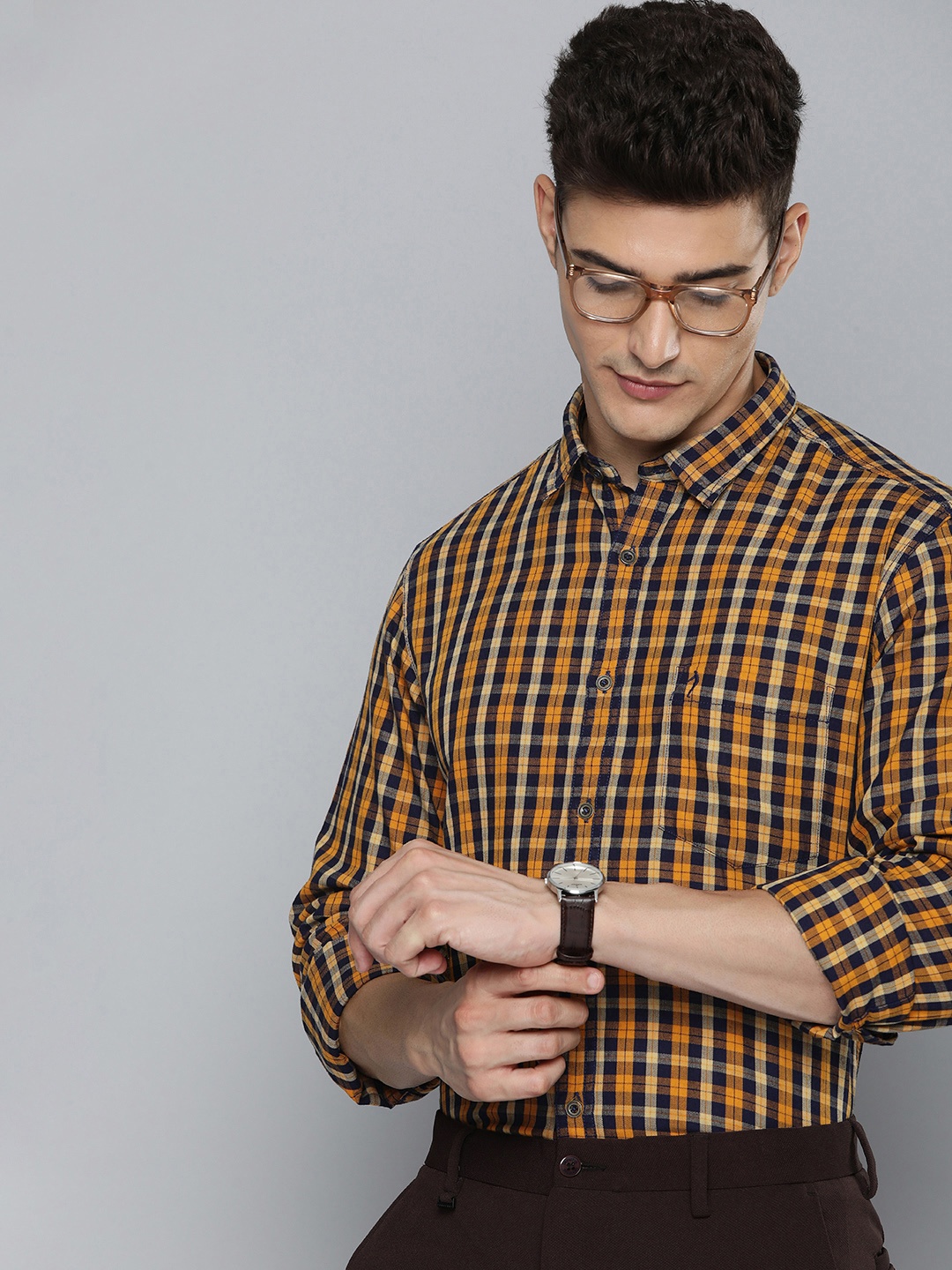 

Indian Terrain Men Pure Cotton Slim Fit Opaque Checked Semiformal Shirt, Brown