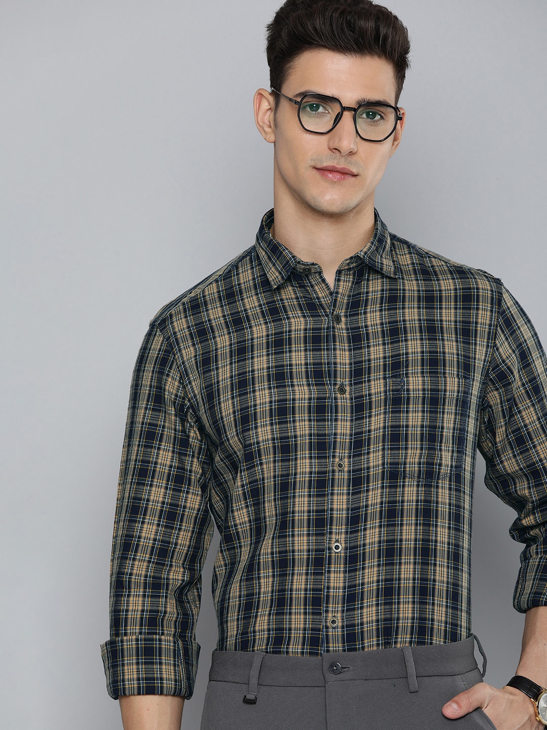 

Indian Terrain Men Pure Cotton Slim Fit Tartan Checks Semiformal Shirt, Navy blue
