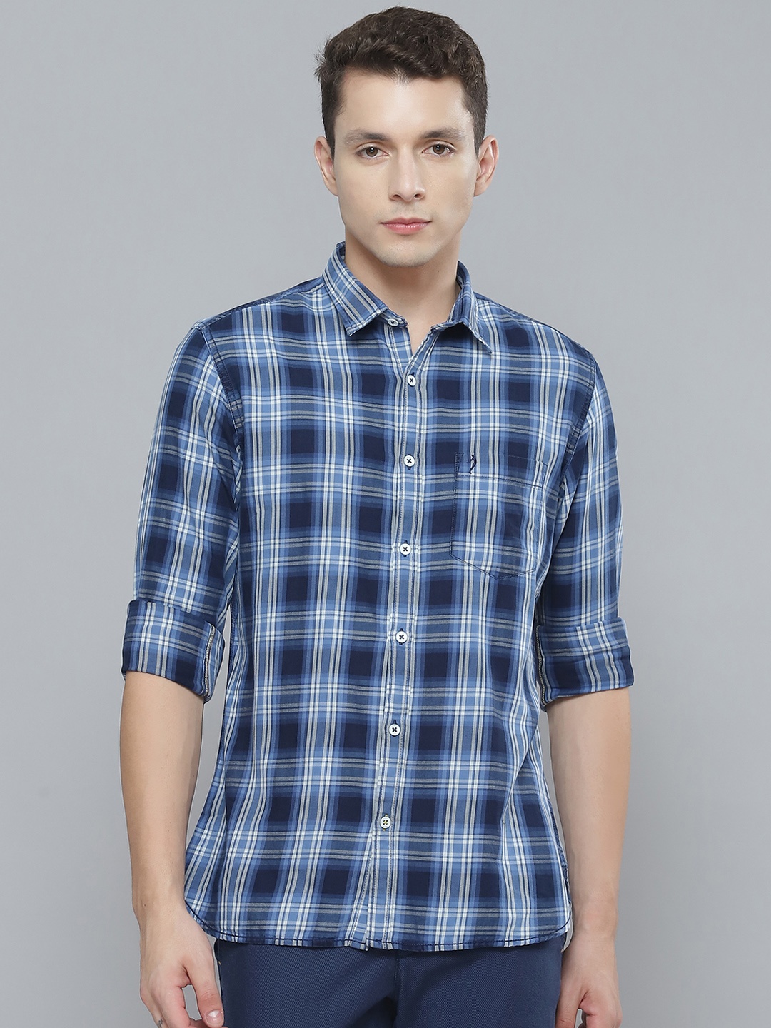 

Indian Terrain Men Blue Pure Cotton Slim Fit Checked Casual Shirt