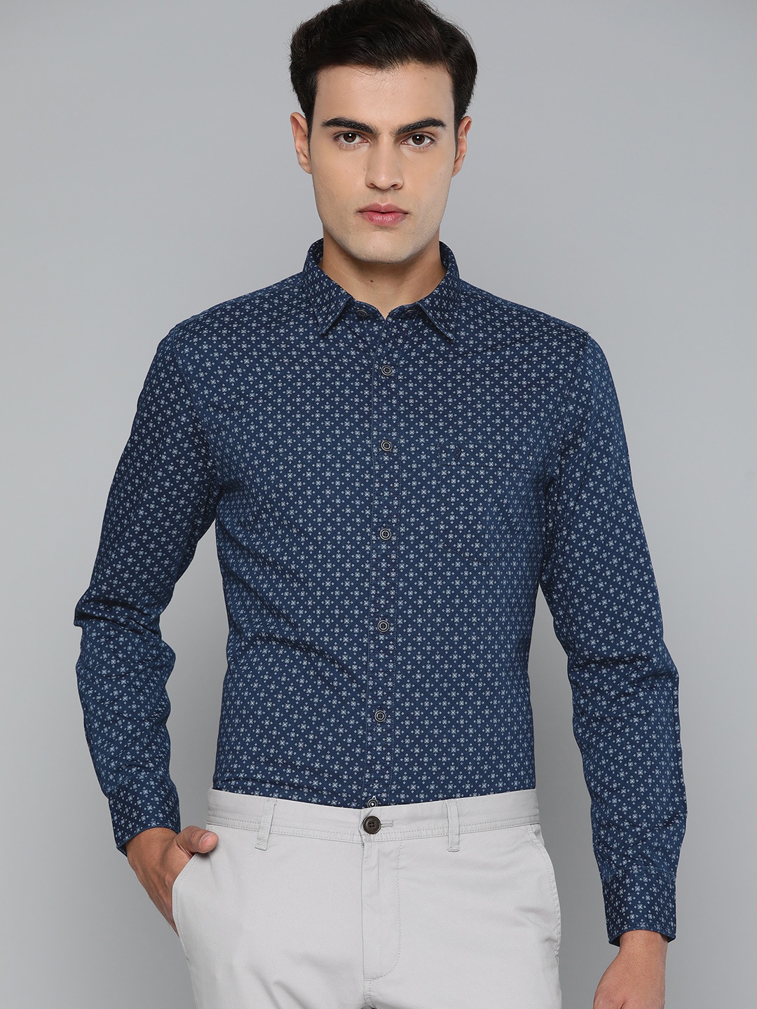 

Indian Terrain Pure Cotton Chiseled Slim Fit Printed Semiformal Shirt, Blue