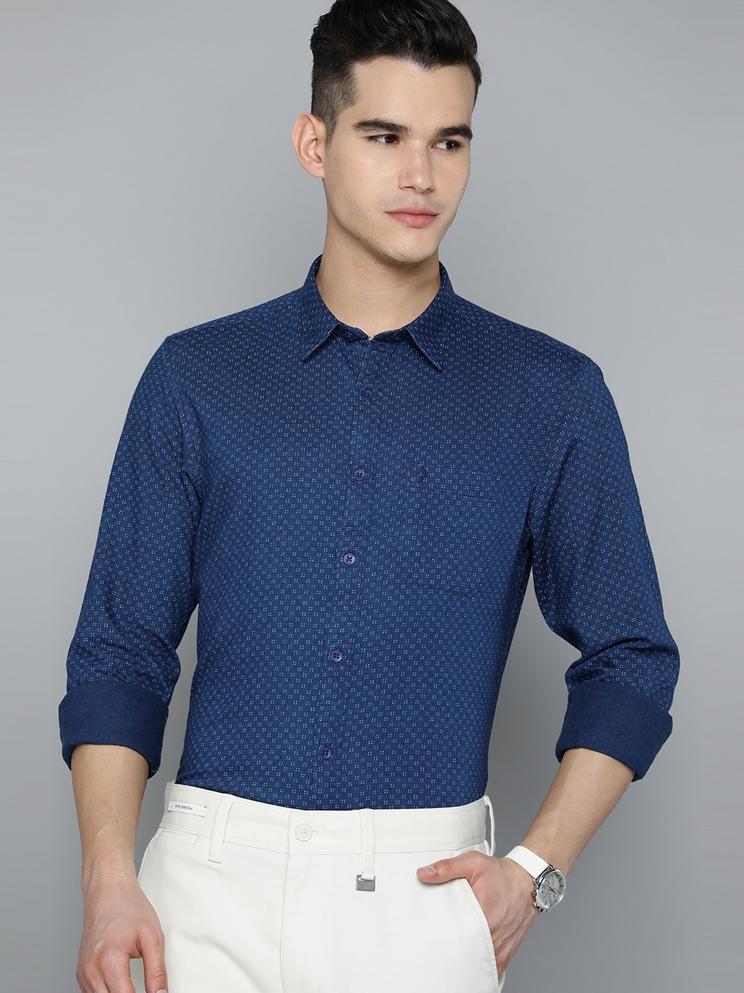 

Indian Terrain Pure Cotton Chiseled Slim Fit Printed Semiformal Shirt, Blue