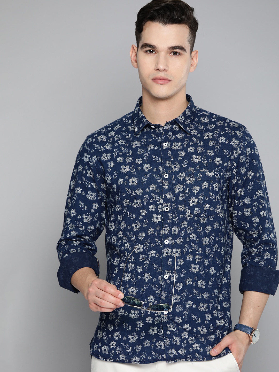 

Indian Terrain Pure Cotton Chiseled Slim Fit Printed Casual Shirt, Navy blue