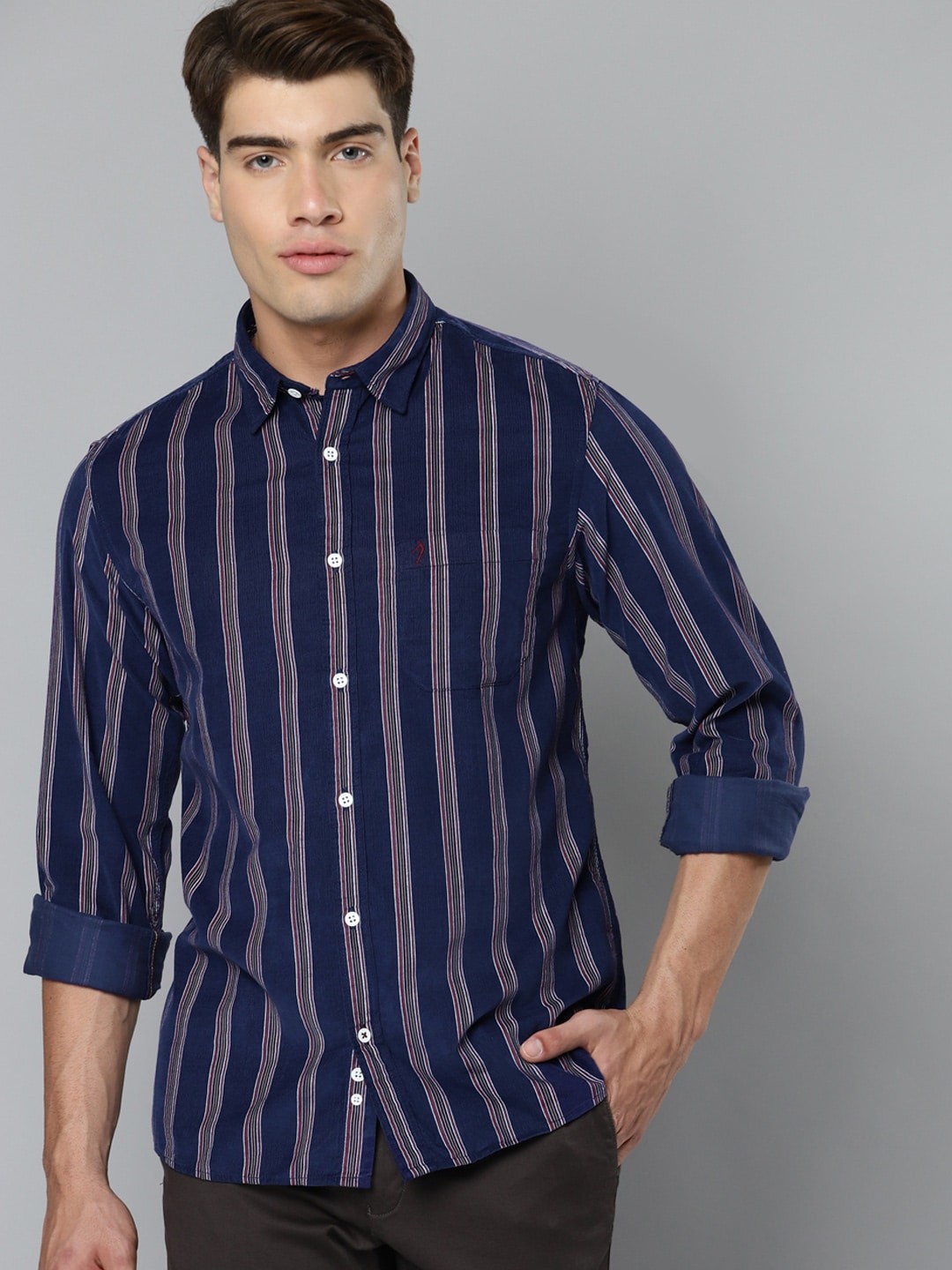

Indian Terrain Men Navy Blue Pure Cotton Slim Fit Striped Casual Shirt