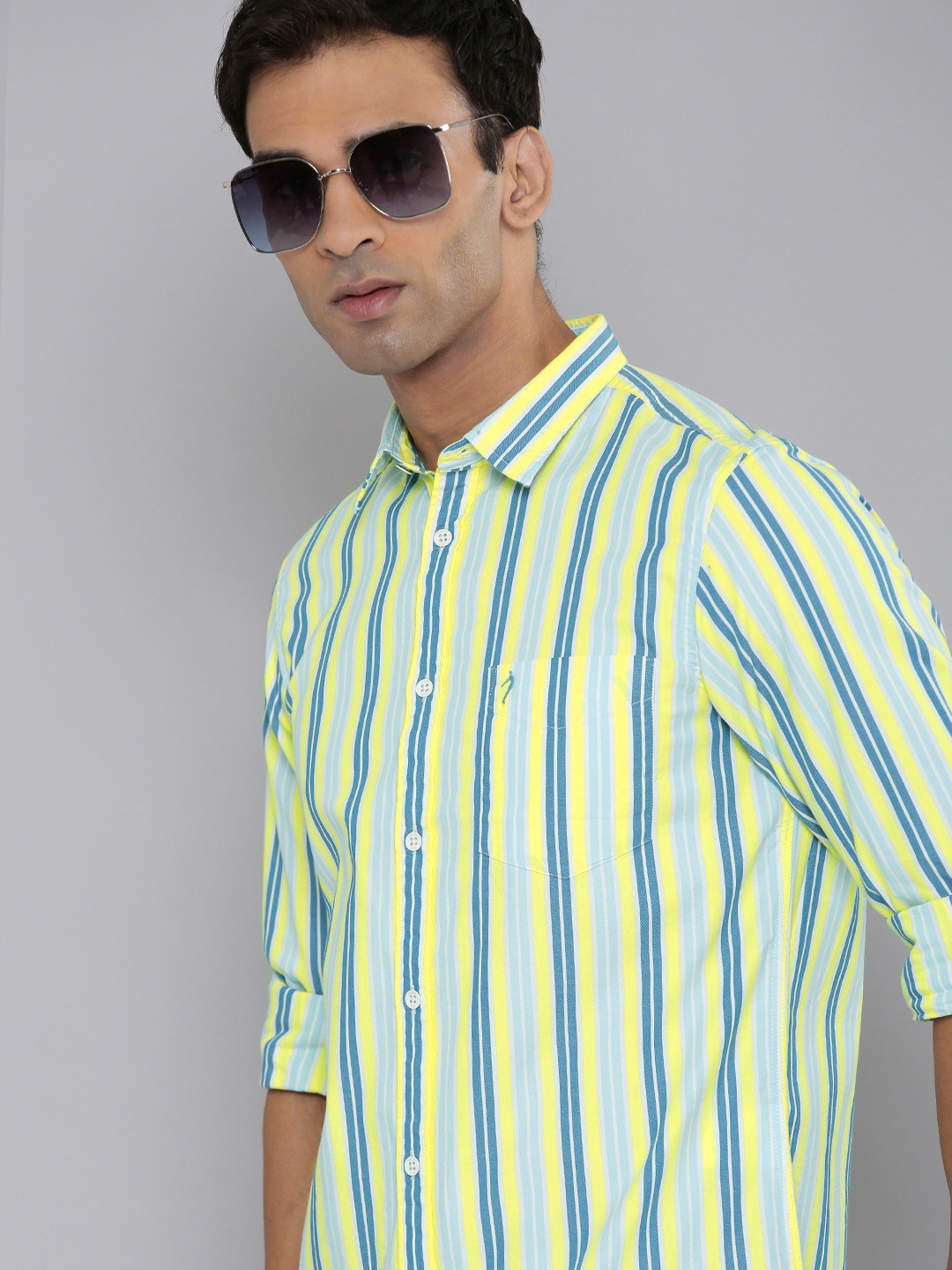 

Indian Terrain Men Pure Cotton Slim Fit Striped Casual Shirt, Blue