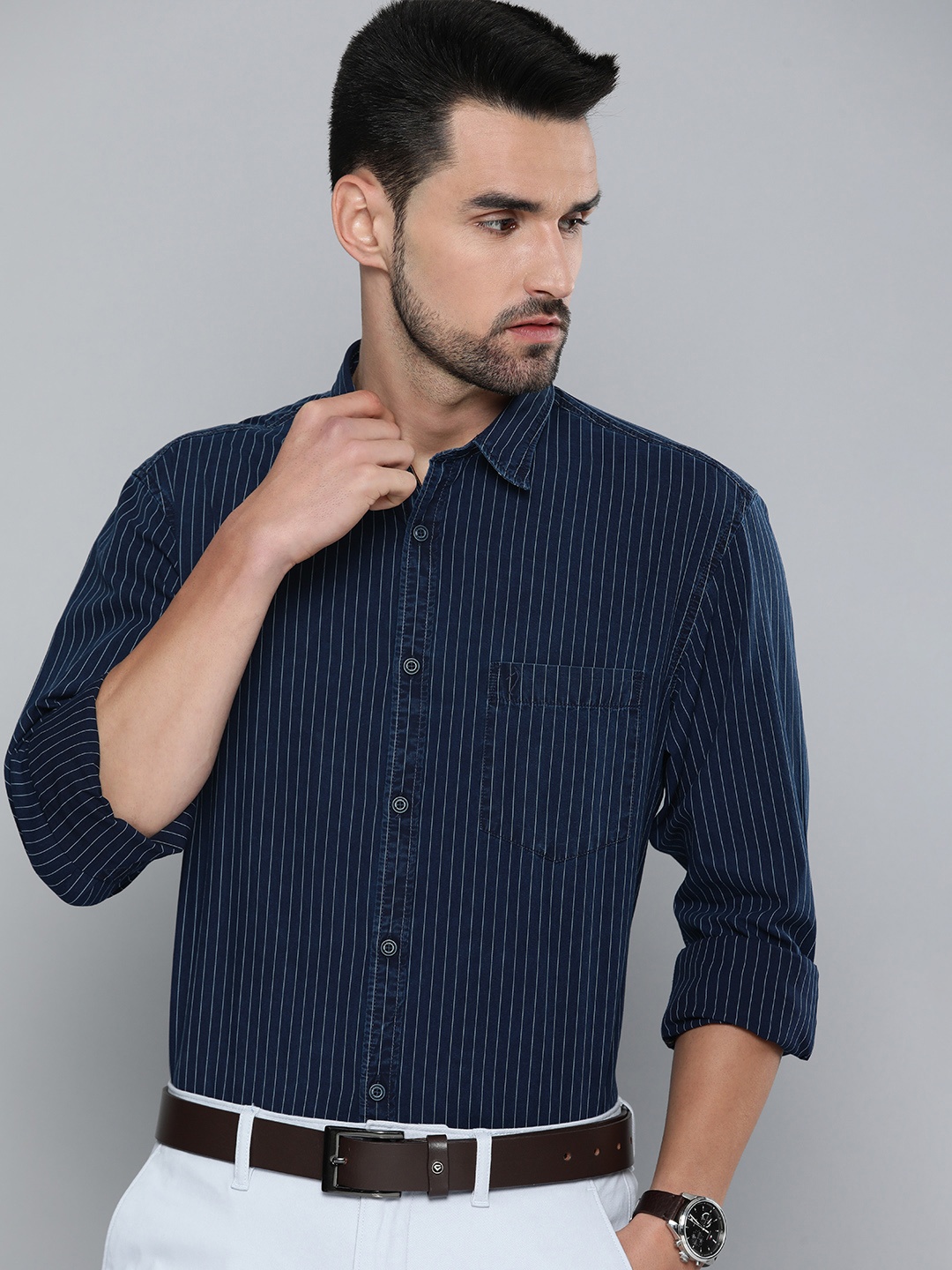 

Indian Terrain Men Navy Blue & White Slim Fit Striped Pure Cotton Semiformal Shirt