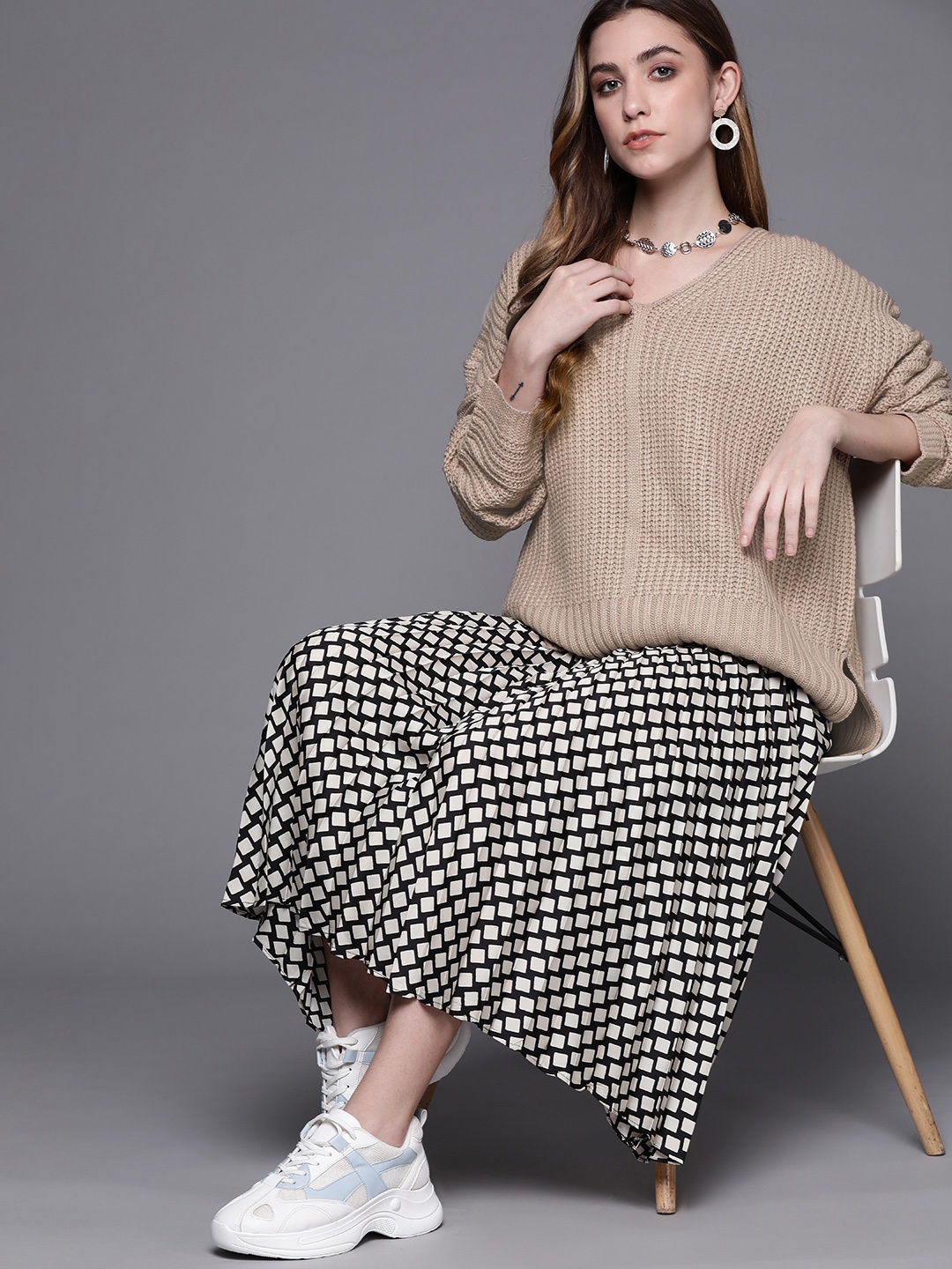 

JC Mode Women Taupe Solid Pullover