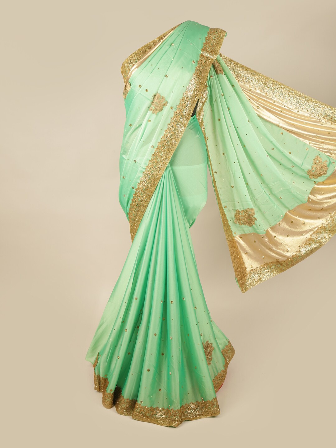 

Pothys Green & Gold-Toned Ethnic Motifs Beads and Stones Pure Georgette Saree