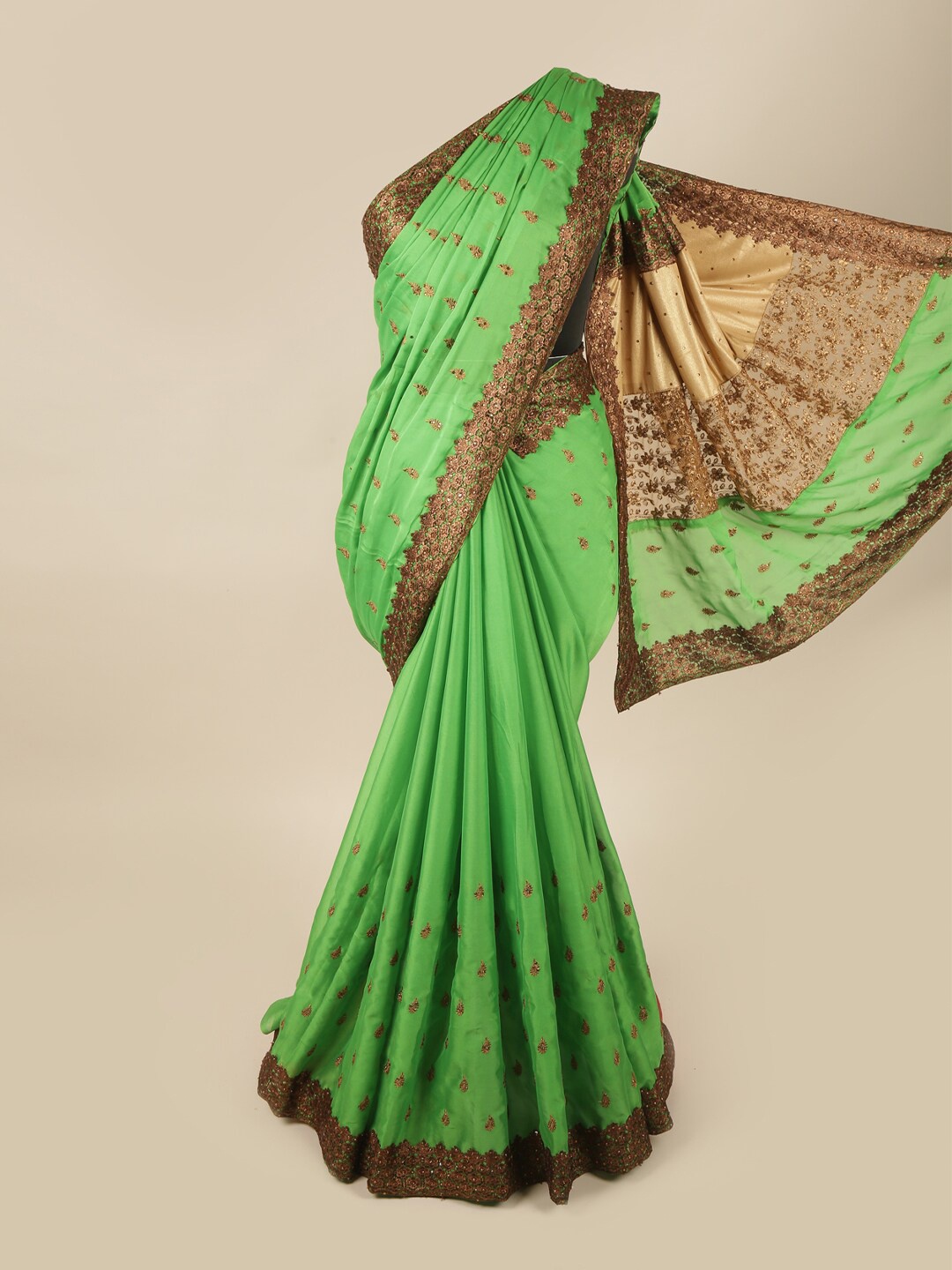 

Pothys Green & Gold-Toned Floral Beads and Stones Pure Georgette Saree