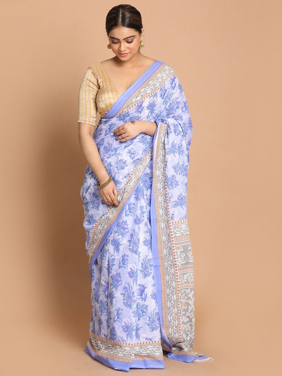 

Saranee Lavender & White Floral Prinetd Pure Cotton Saree