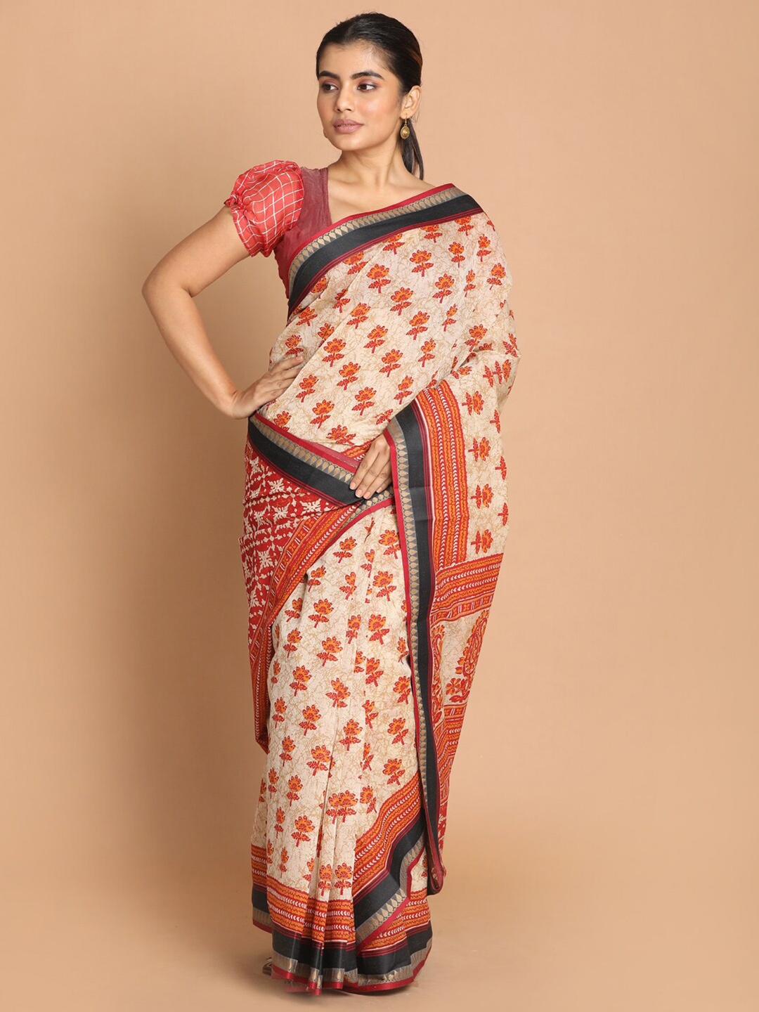 

Saranee Maroon & Cream-Coloured Floral Printed Saree