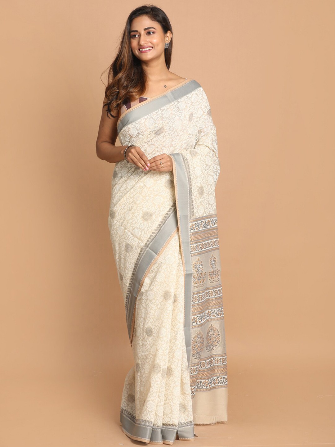 

Indethnic Grey & Peach-Coloured Floral Saree