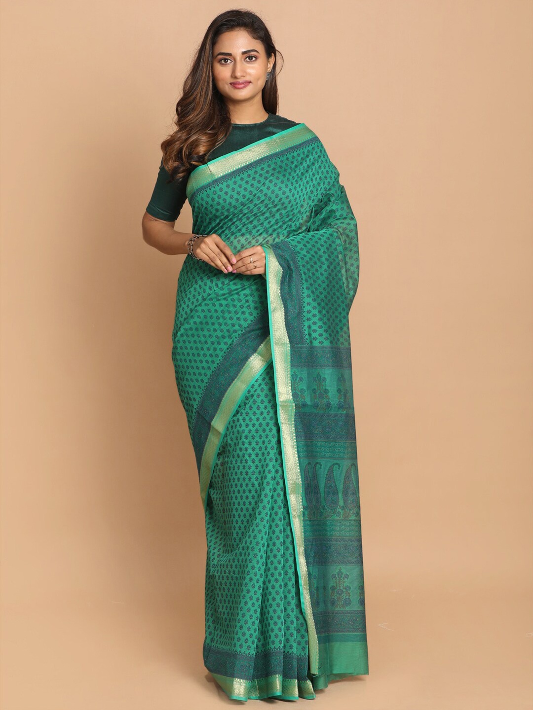 

Saranee Green & Gold-Toned Floral Saree