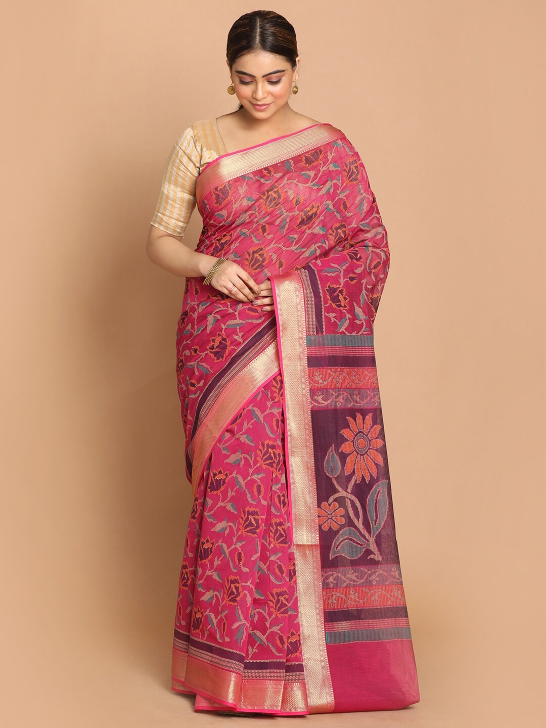 

Saranee Magenta & Gold-Toned Floral Printed Saree